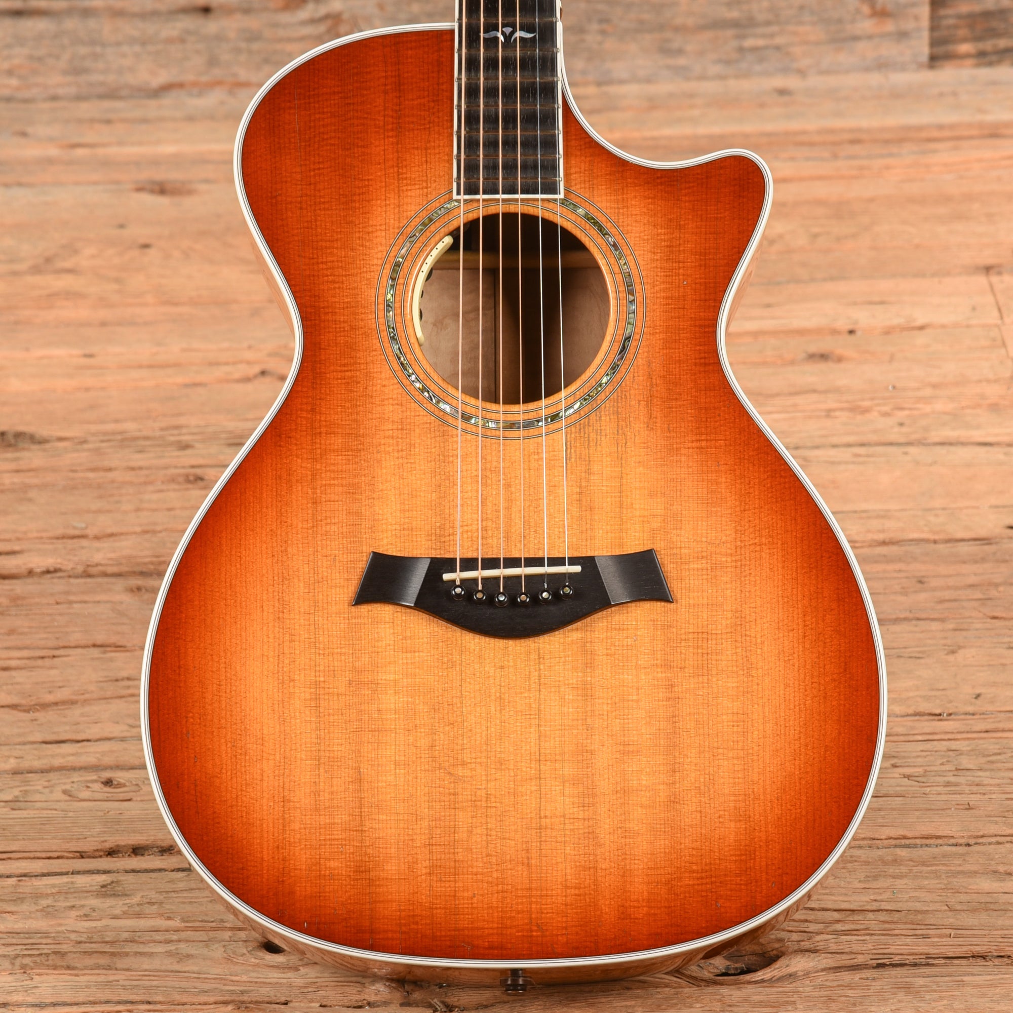 Taylor 612 Custom w/OHSC Sunburst