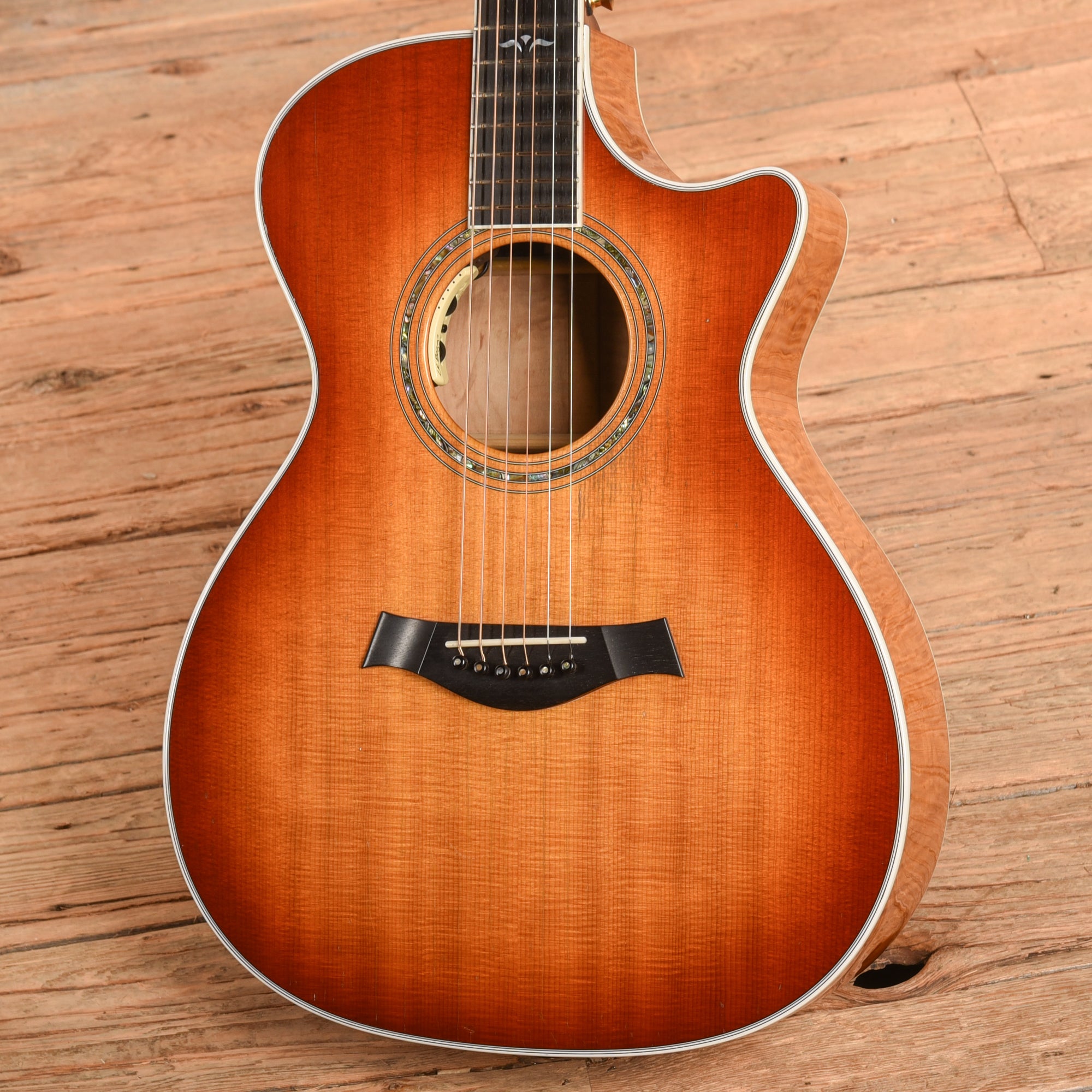 Taylor 612 Custom w/OHSC Sunburst