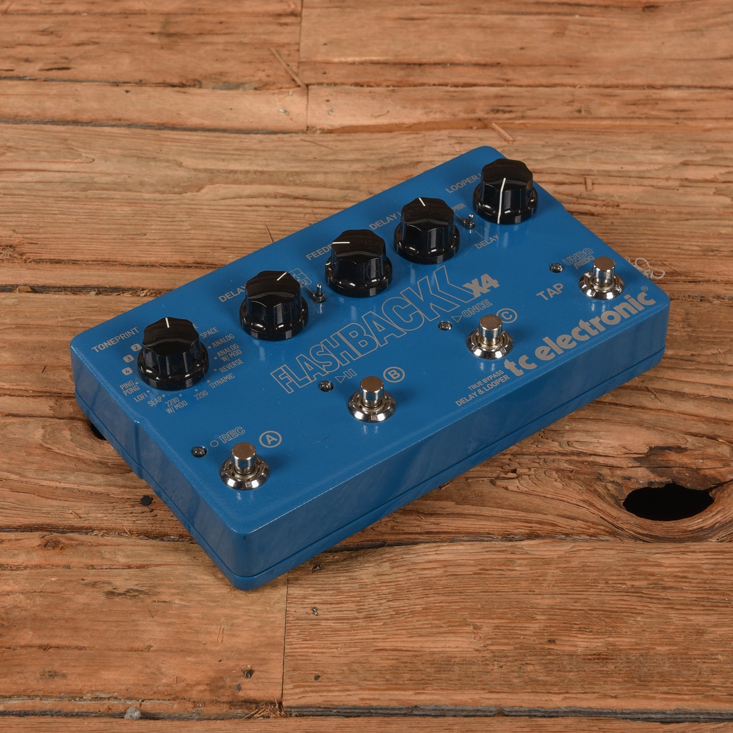 TC Electronic Flashback X4 Effects and Pedals / Delay