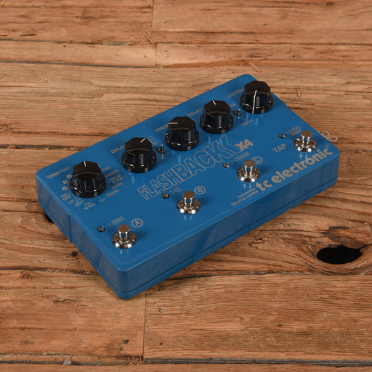 TC Electronic Flashback X4 Effects and Pedals / Delay