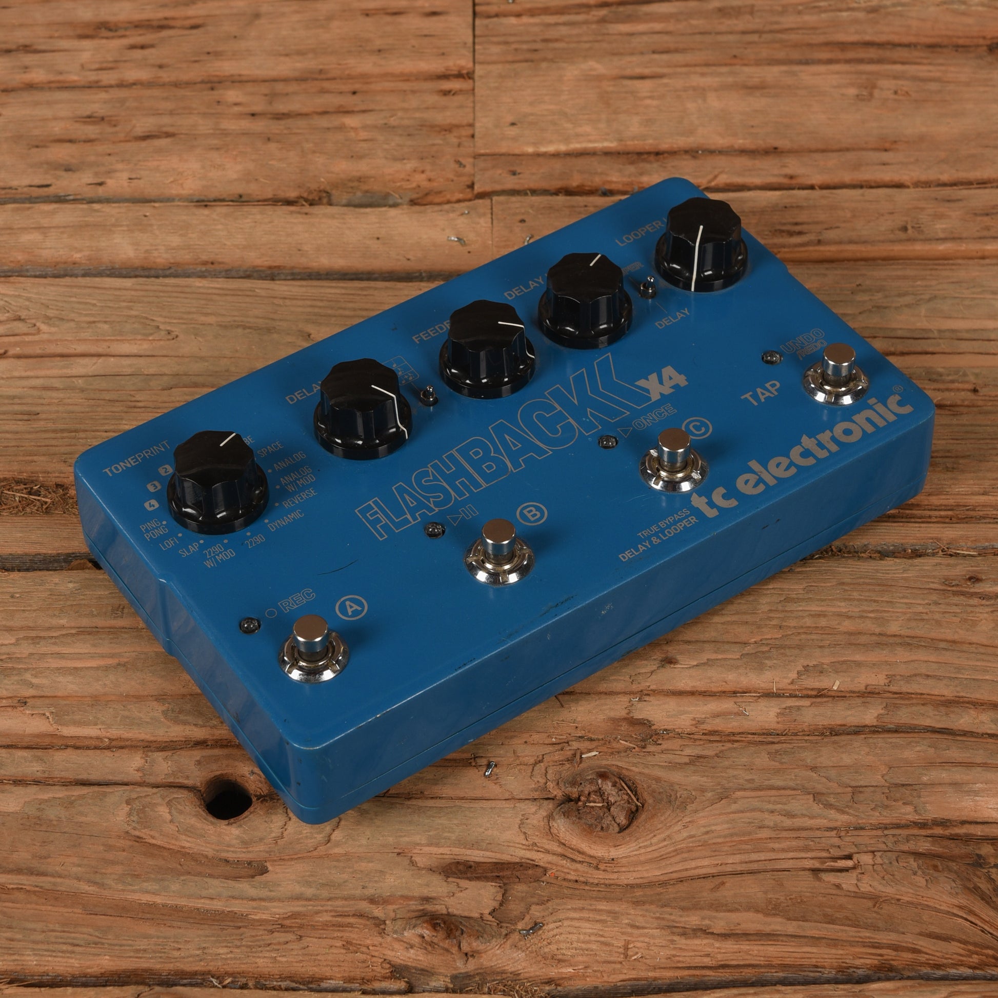 TC Electronic Flashback X4 Effects and Pedals / Delay