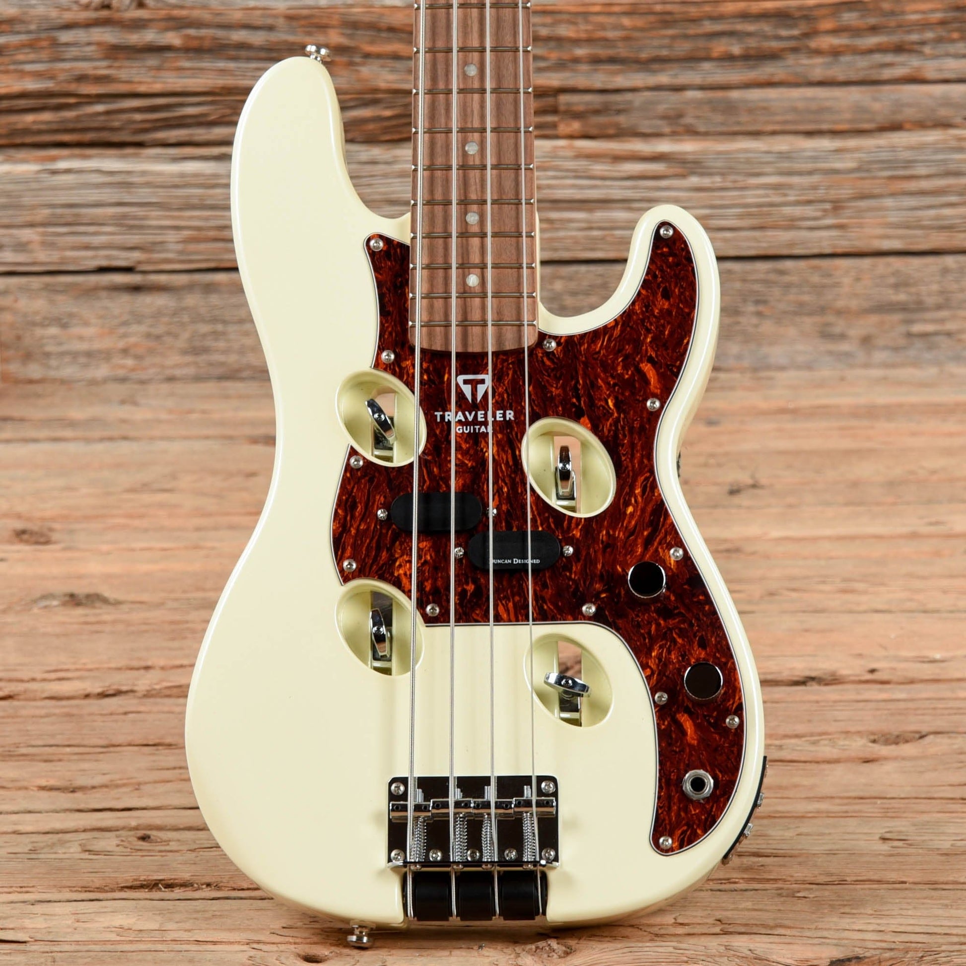 Traveler TB-4P White 2021 Bass Guitars / 4-String