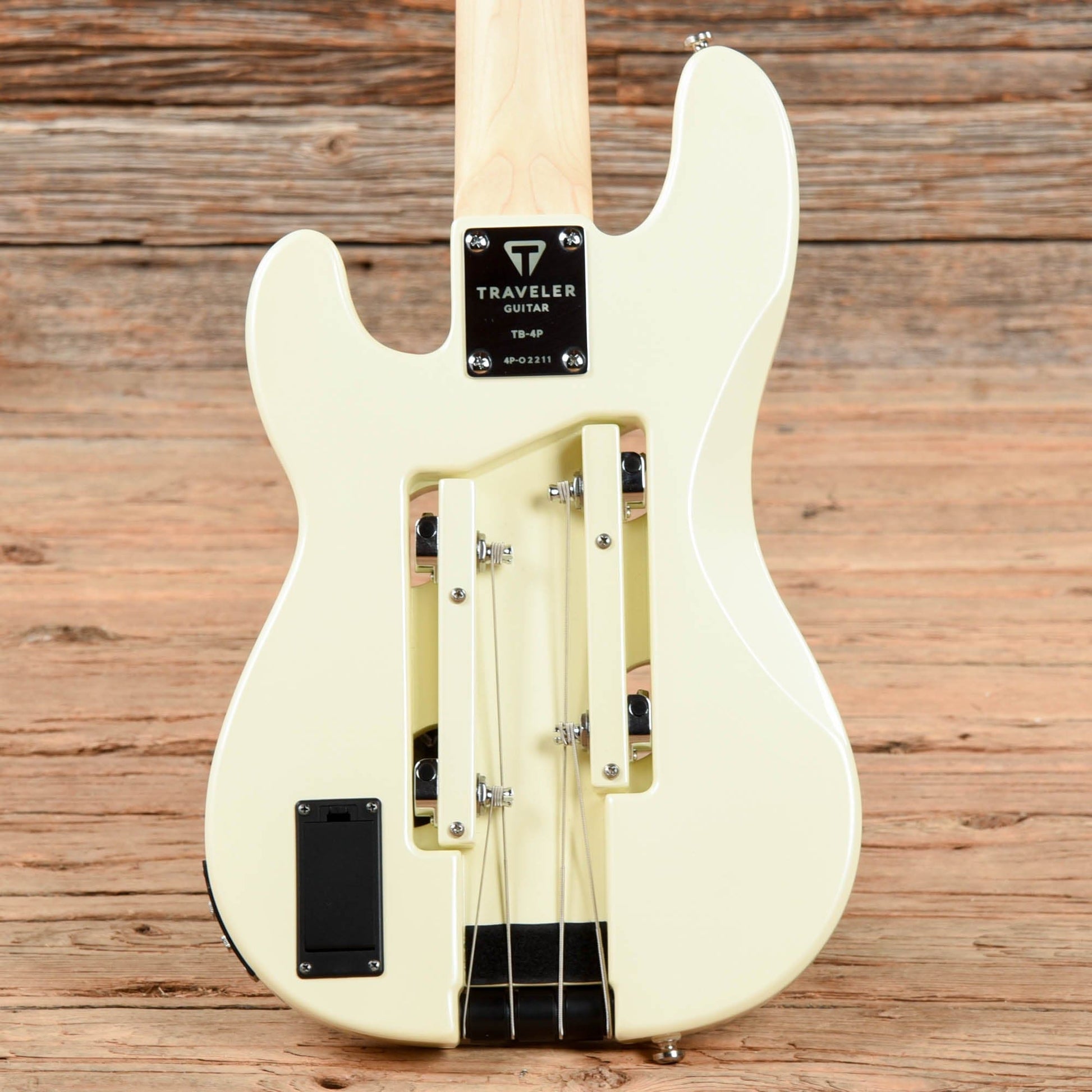 Traveler TB-4P White 2021 Bass Guitars / 4-String