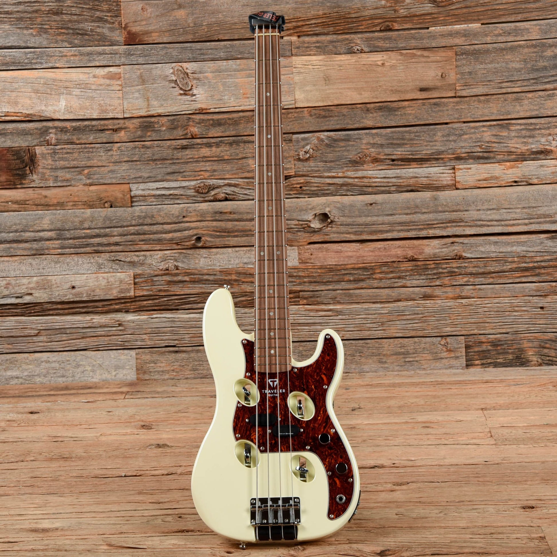 Traveler TB-4P White 2021 Bass Guitars / 4-String