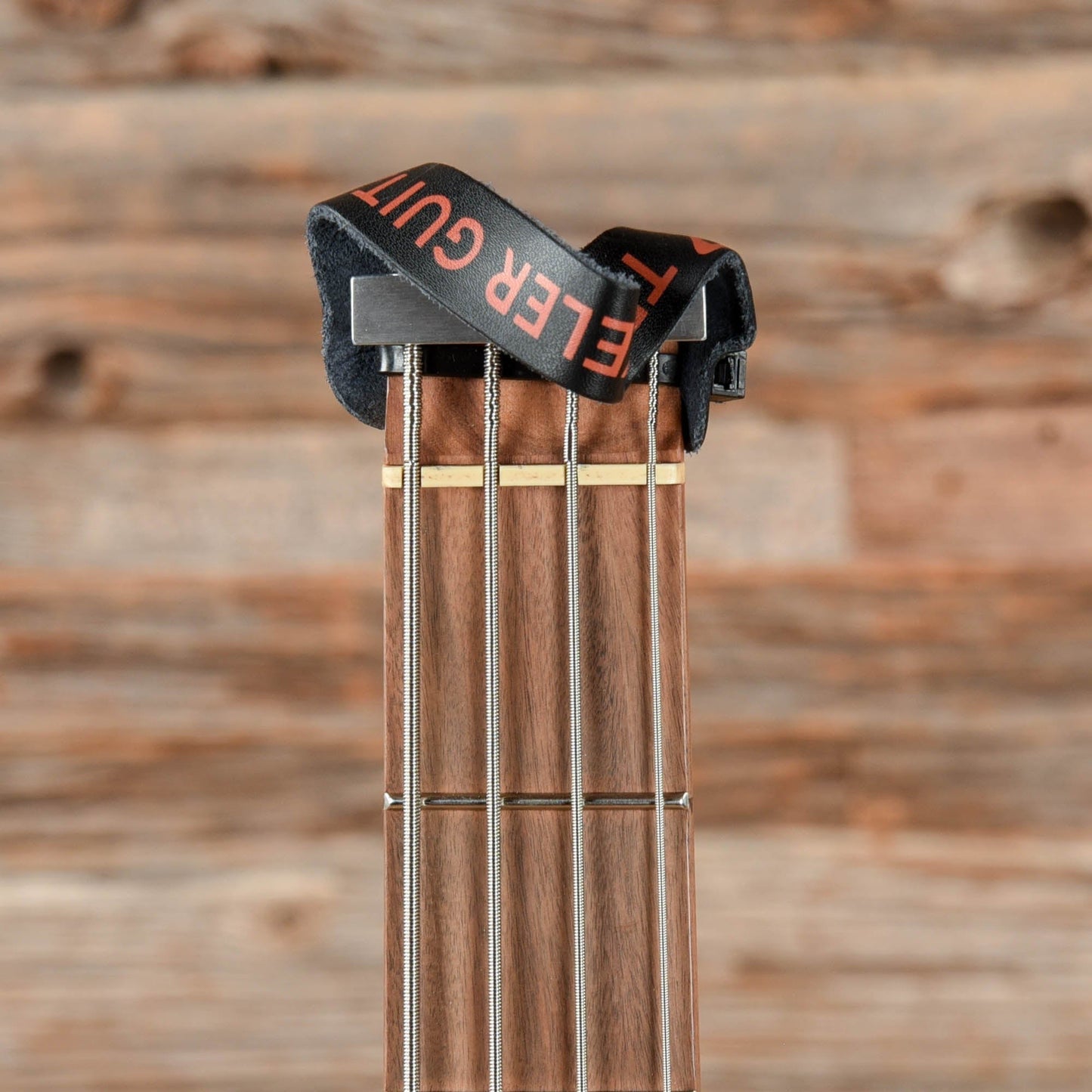 Traveler TB-4P White 2021 Bass Guitars / 4-String