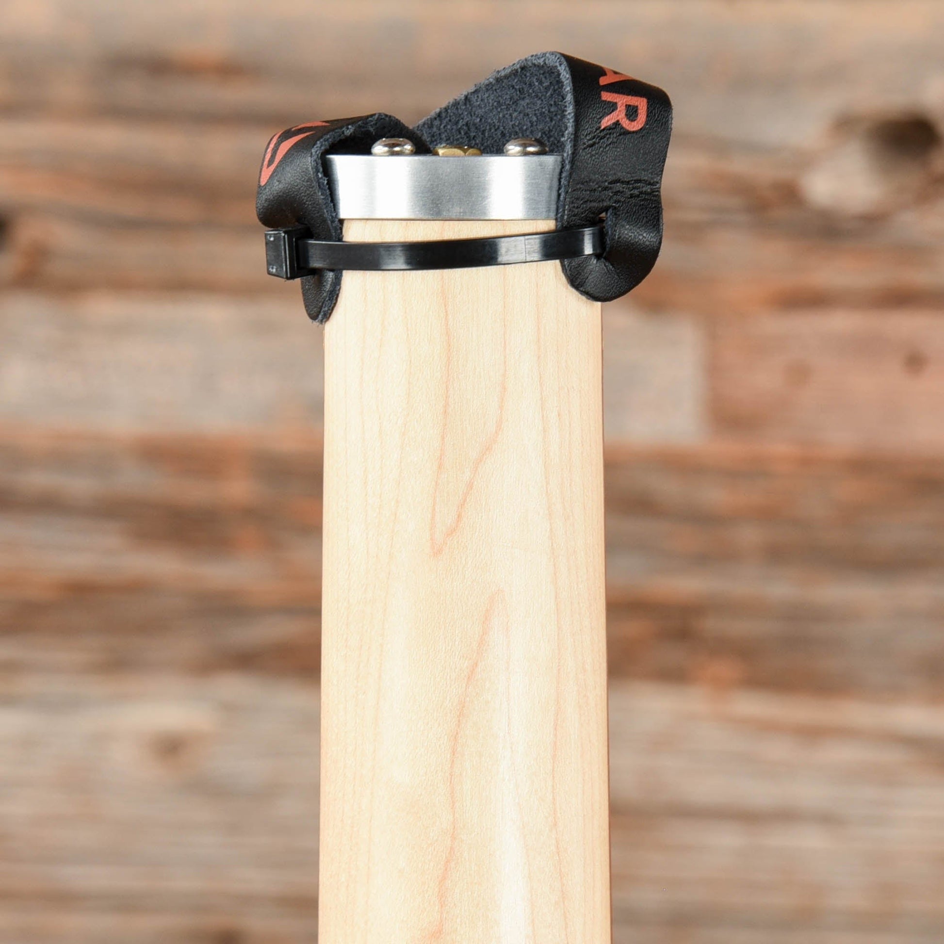 Traveler TB-4P White 2021 Bass Guitars / 4-String