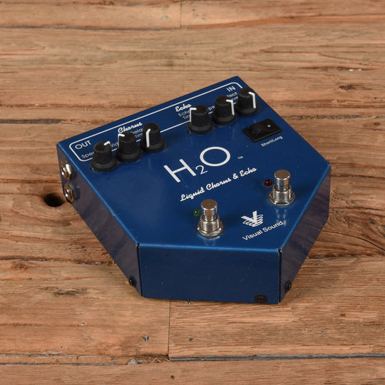 Truetone H2O Chorus and Echo Effects and Pedals / Delay