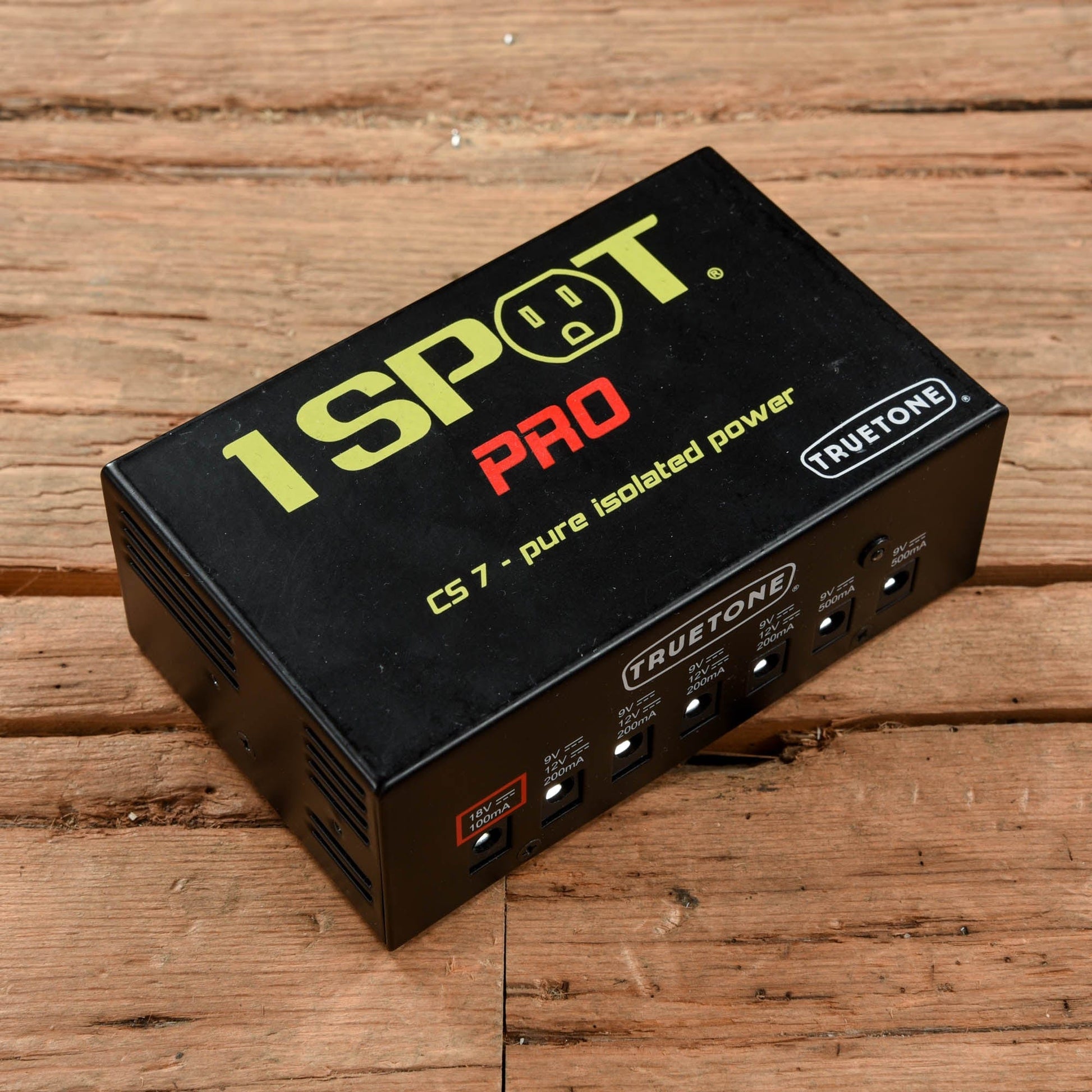 Truetone CS7 1 SPOT Pro Power Supply Effects and Pedals / Pedalboards and Power Supplies