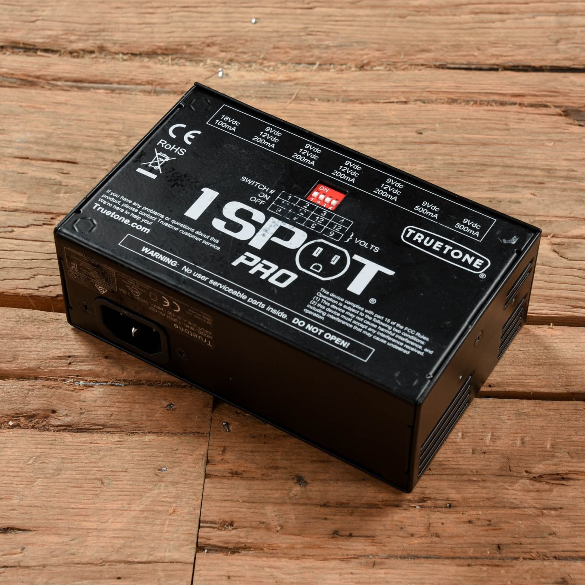 Truetone CS7 1 SPOT Pro Power Supply Effects and Pedals / Pedalboards and Power Supplies