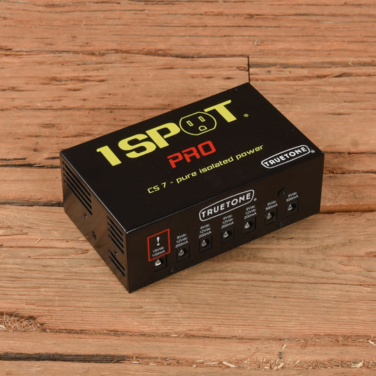 Truetone CS7 1 Spot Effects and Pedals / Pedalboards and Power Supplies