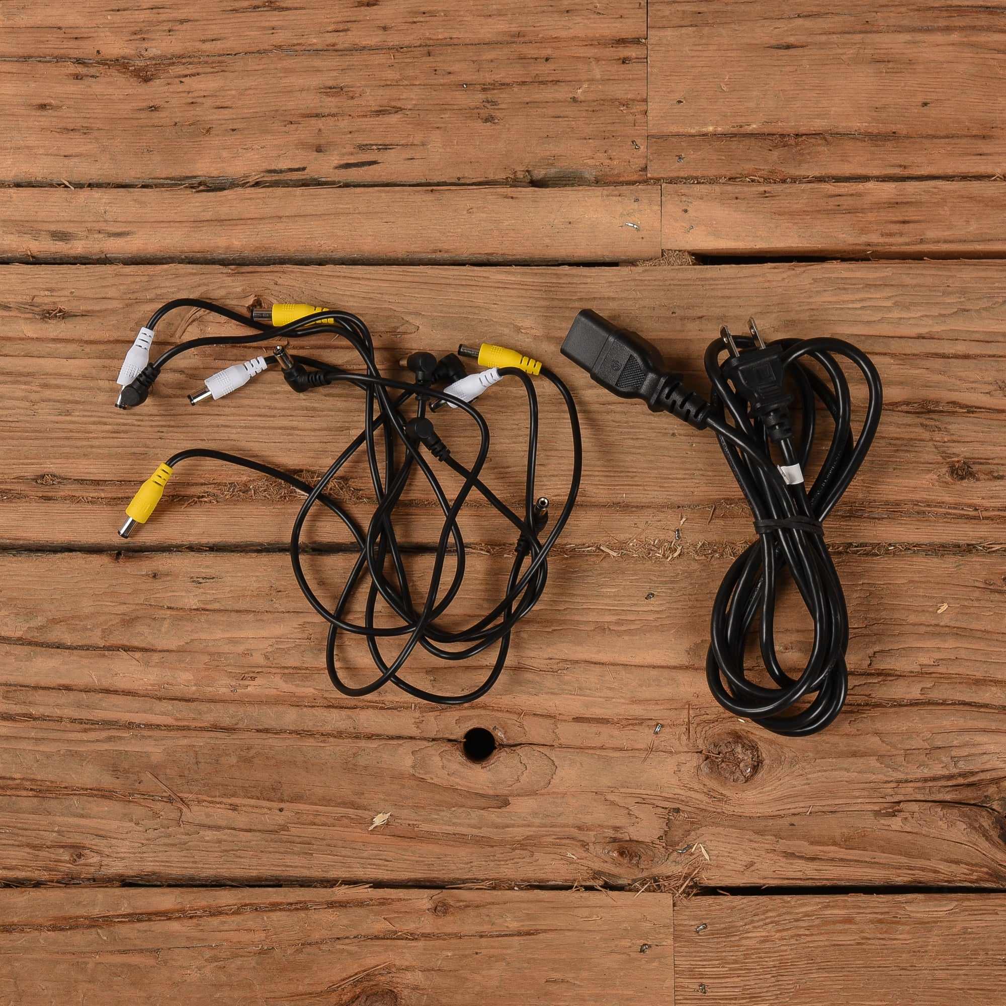 Truetone CS7 1 Spot Effects and Pedals / Pedalboards and Power Supplies