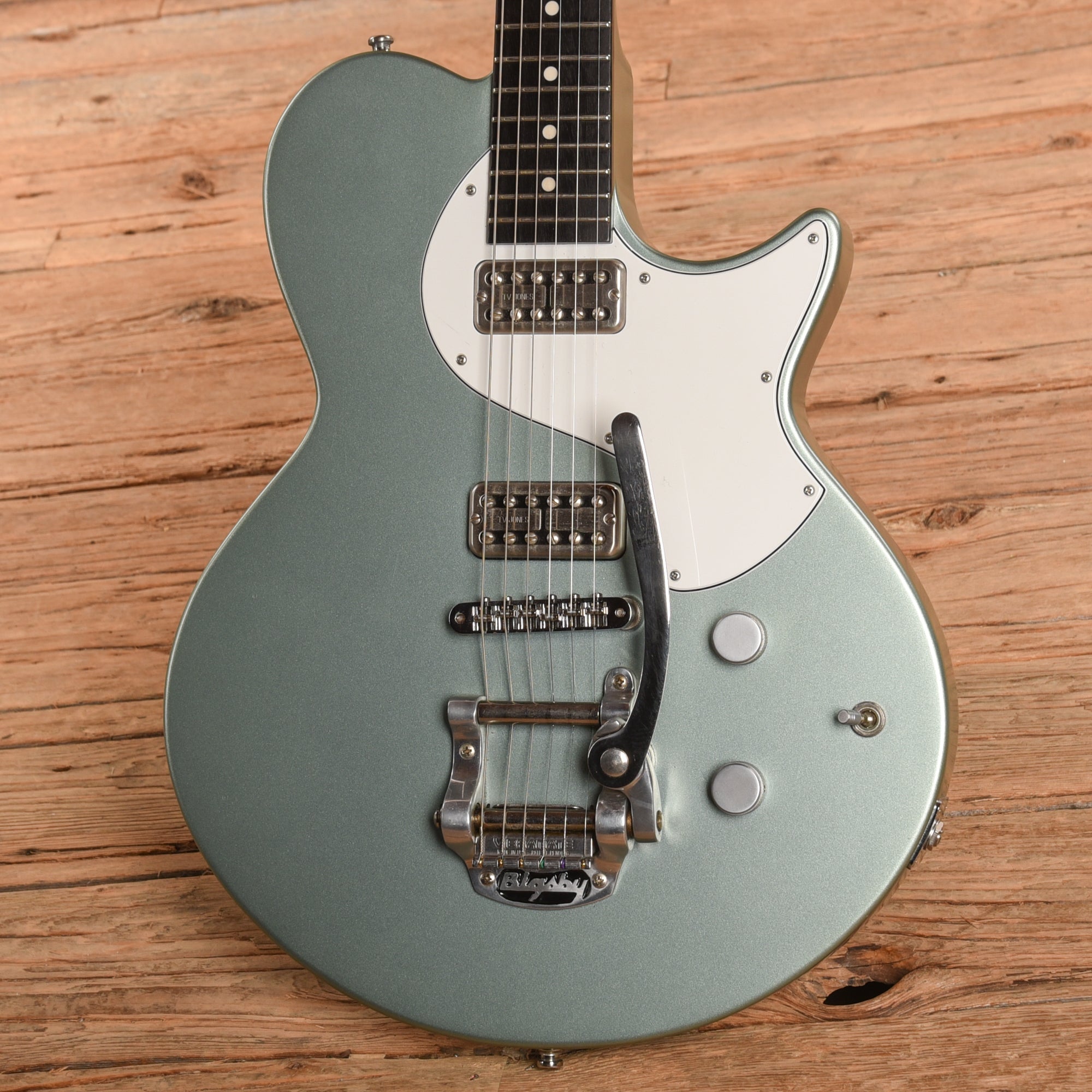 TV Jones Model 10 Blue Metallic Ice Blue