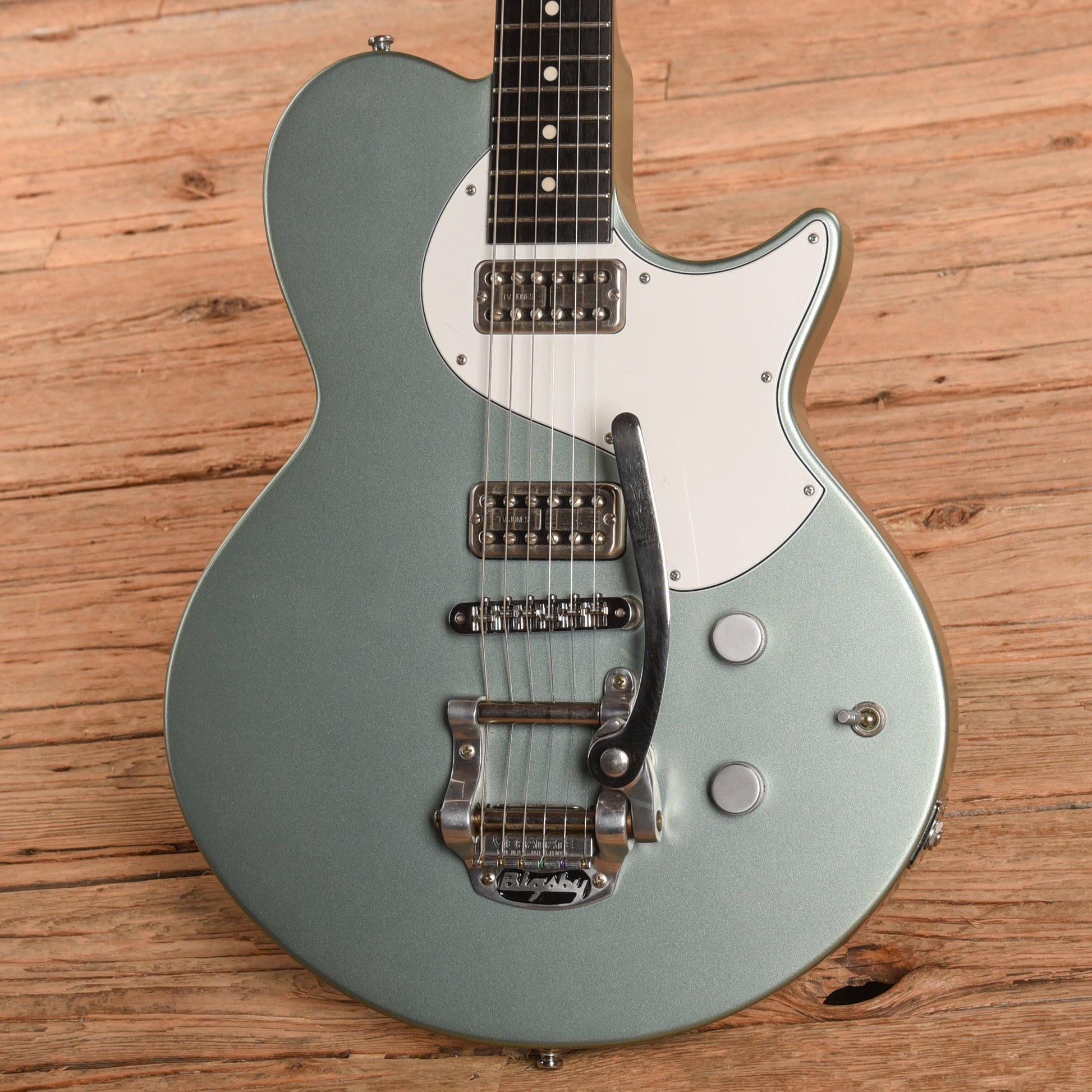TV Jones Model 10 Blue Metallic Ice Blue