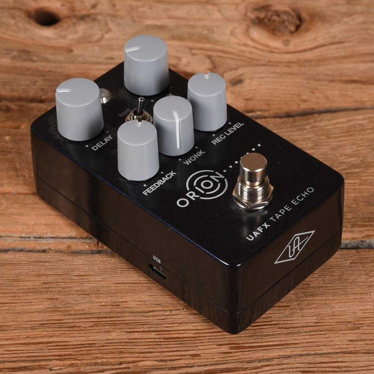 Universal Audio Orion Tape Echo Effect Pedals