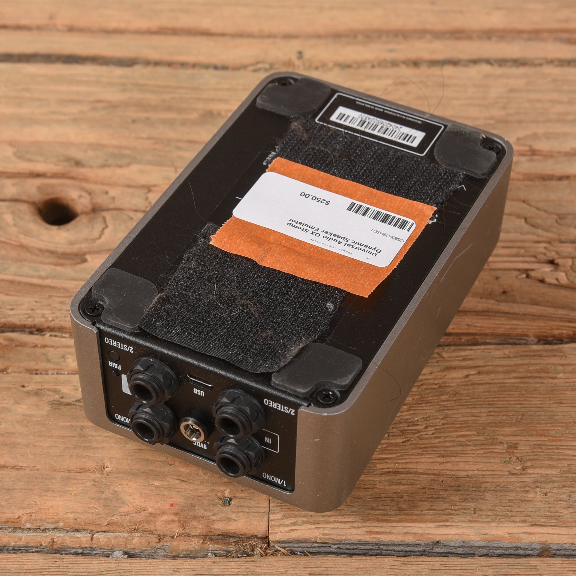 Universal Audio OX Stomp Dynamic Speaker Emulator Effects and Pedals / Amp Simulators