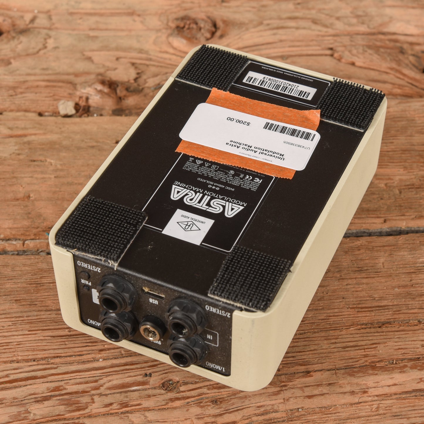 Universal Audio Astra Modulation Machine Effects and Pedals / Multi-Effect Unit