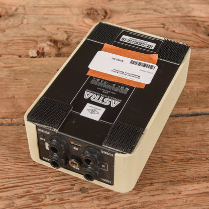Universal Audio Astra Modulation Machine Effects and Pedals / Multi-Effect Unit