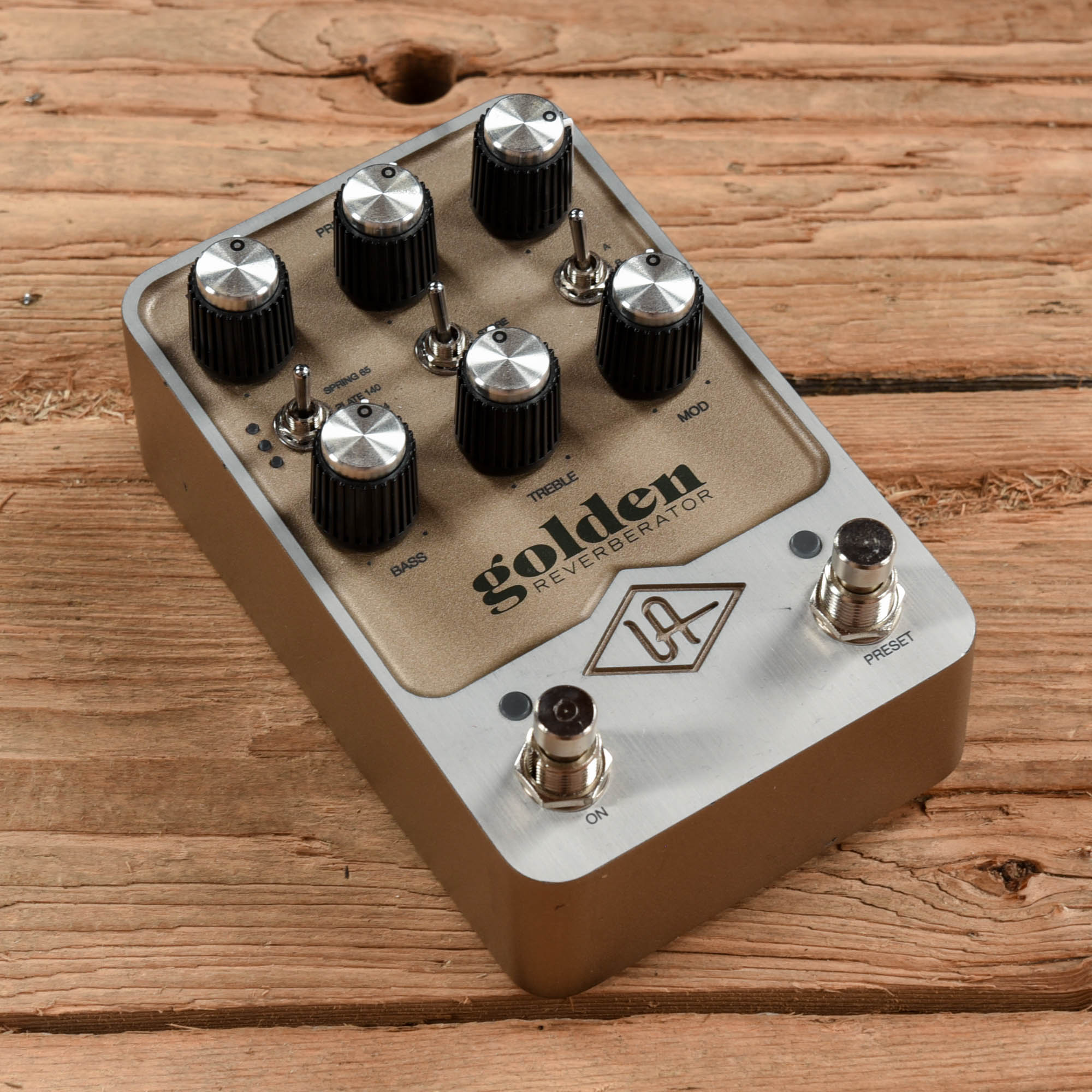 Universal Audio Golden Reverb Effects and Pedals / Reverb