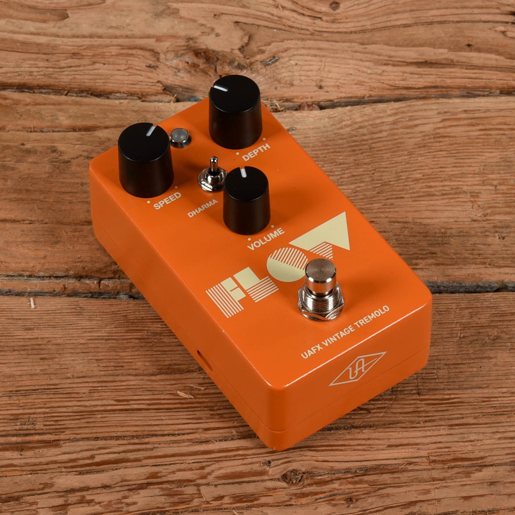 Universal Audio Flow Vintage Tremolo Effects and Pedals / Tremolo