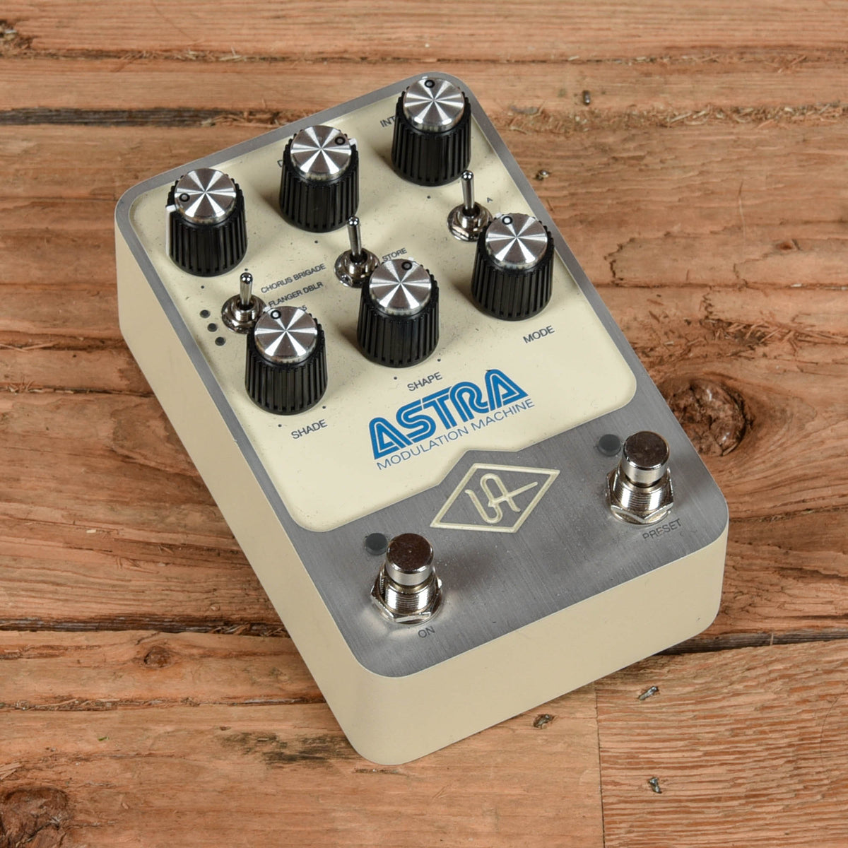 Astra Modulation Machine Universal Audio Astra Modulation Machine – Chicago Music Exchange