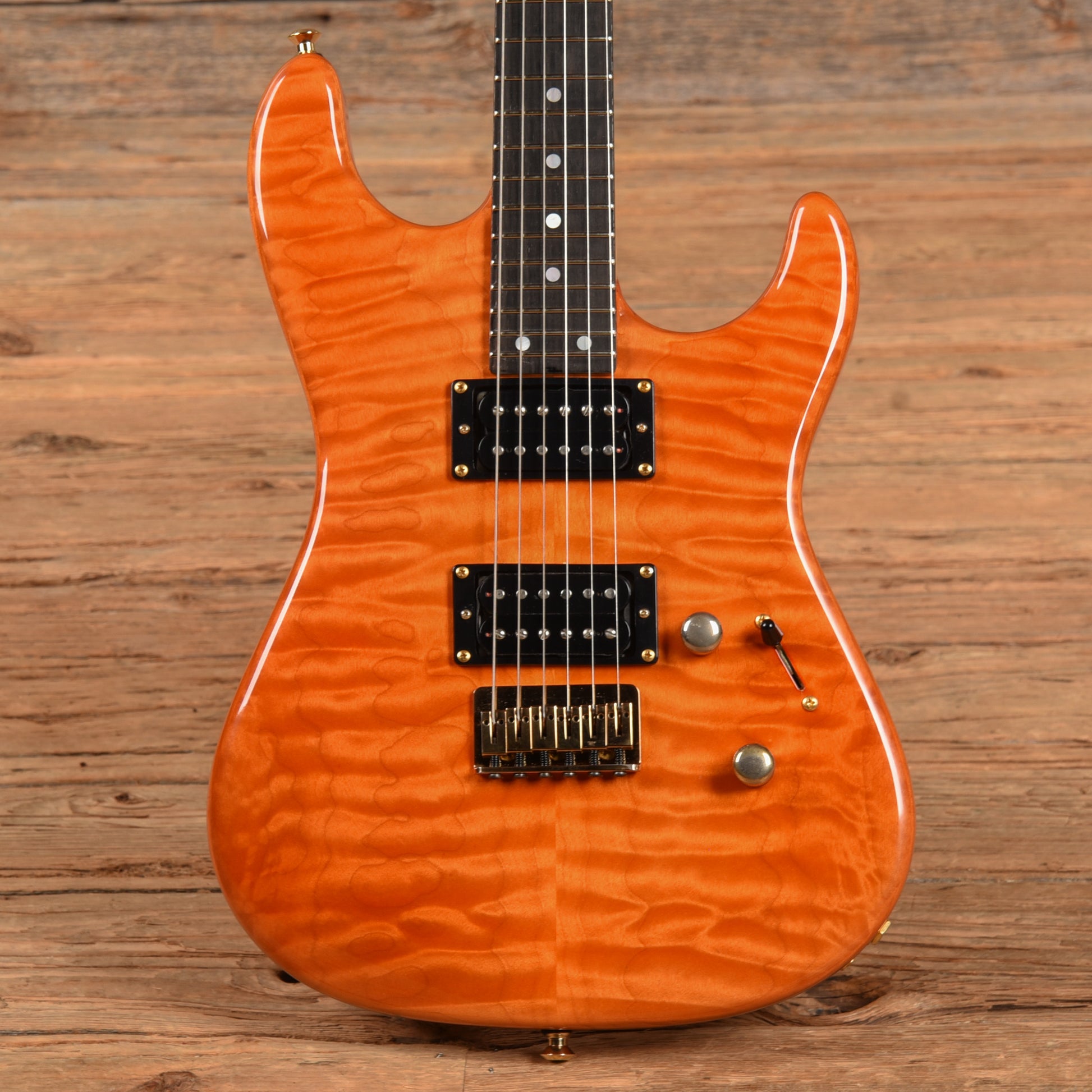 Valley Arts Custom Pro Amber Quilt 2003 Electric Guitars / Solid Body