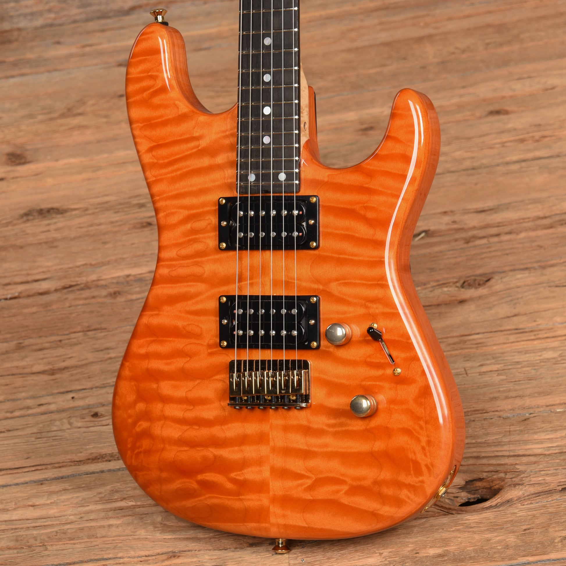 Valley Arts Custom Pro Amber Quilt 2003 Electric Guitars / Solid Body