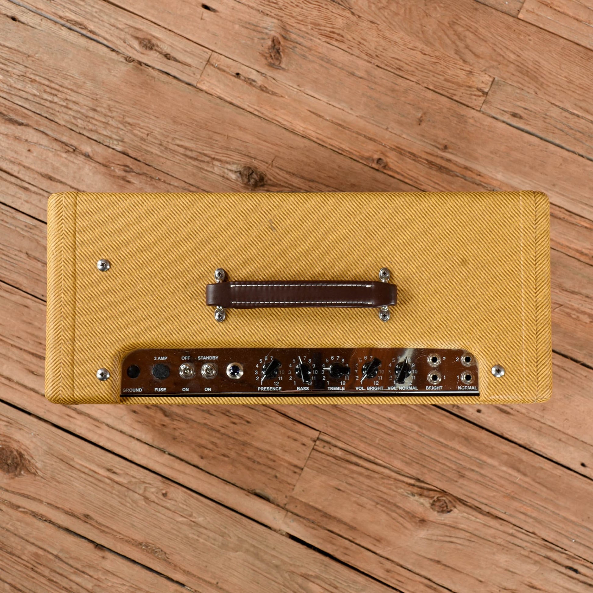 Victoria 35115 Amps / Guitar Cabinets