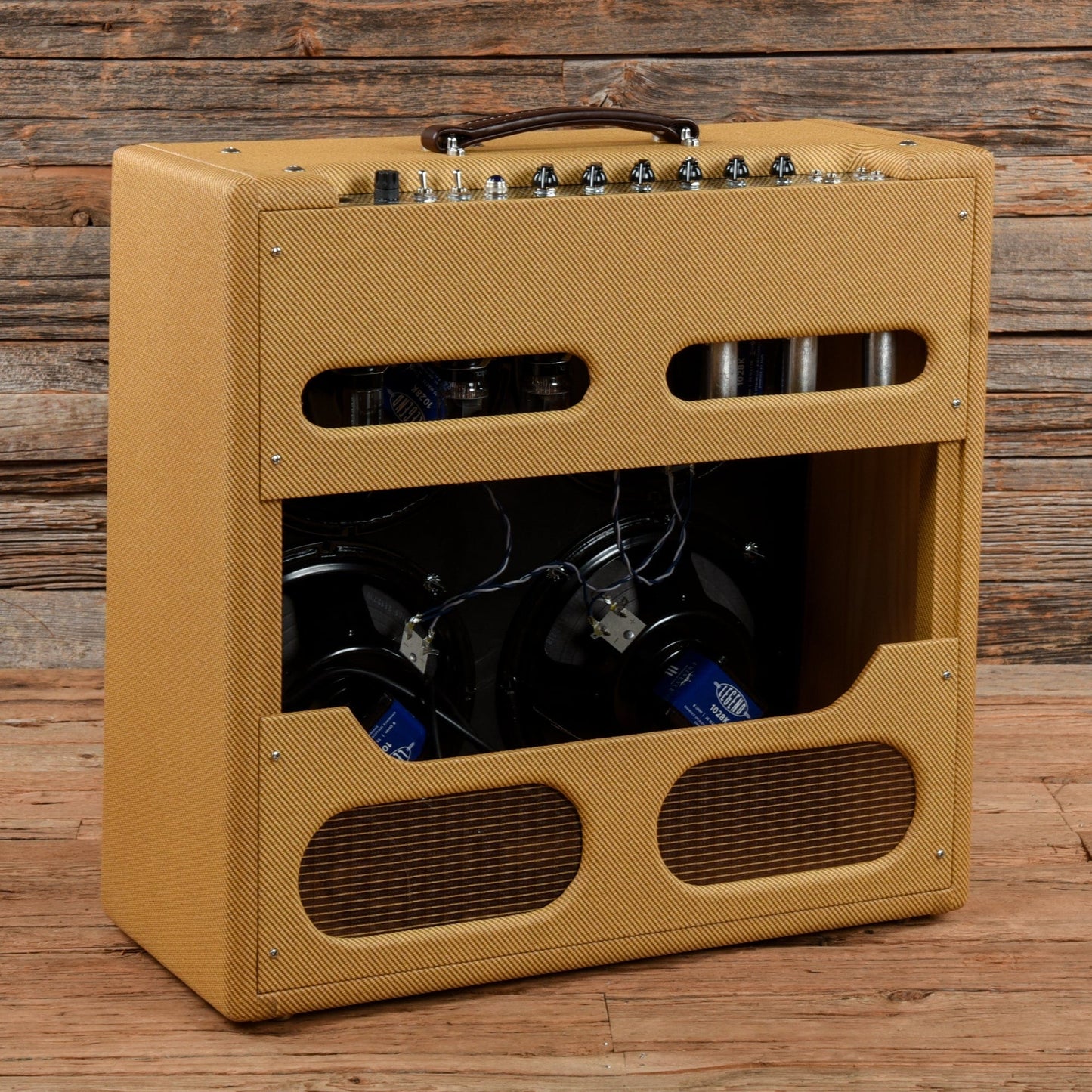 Victoria 45410 Combo Amps / Guitar Cabinets