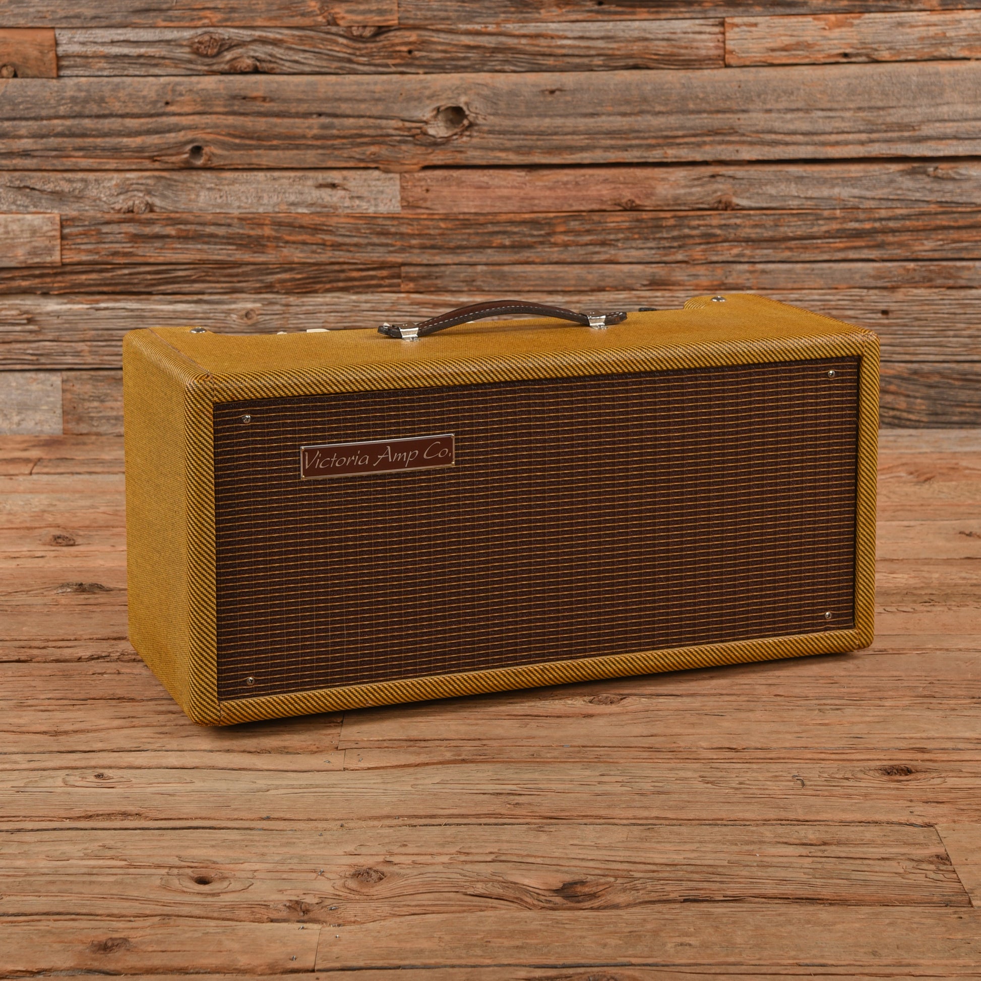 Victoria Reverberato Effects and Pedals / Reverb