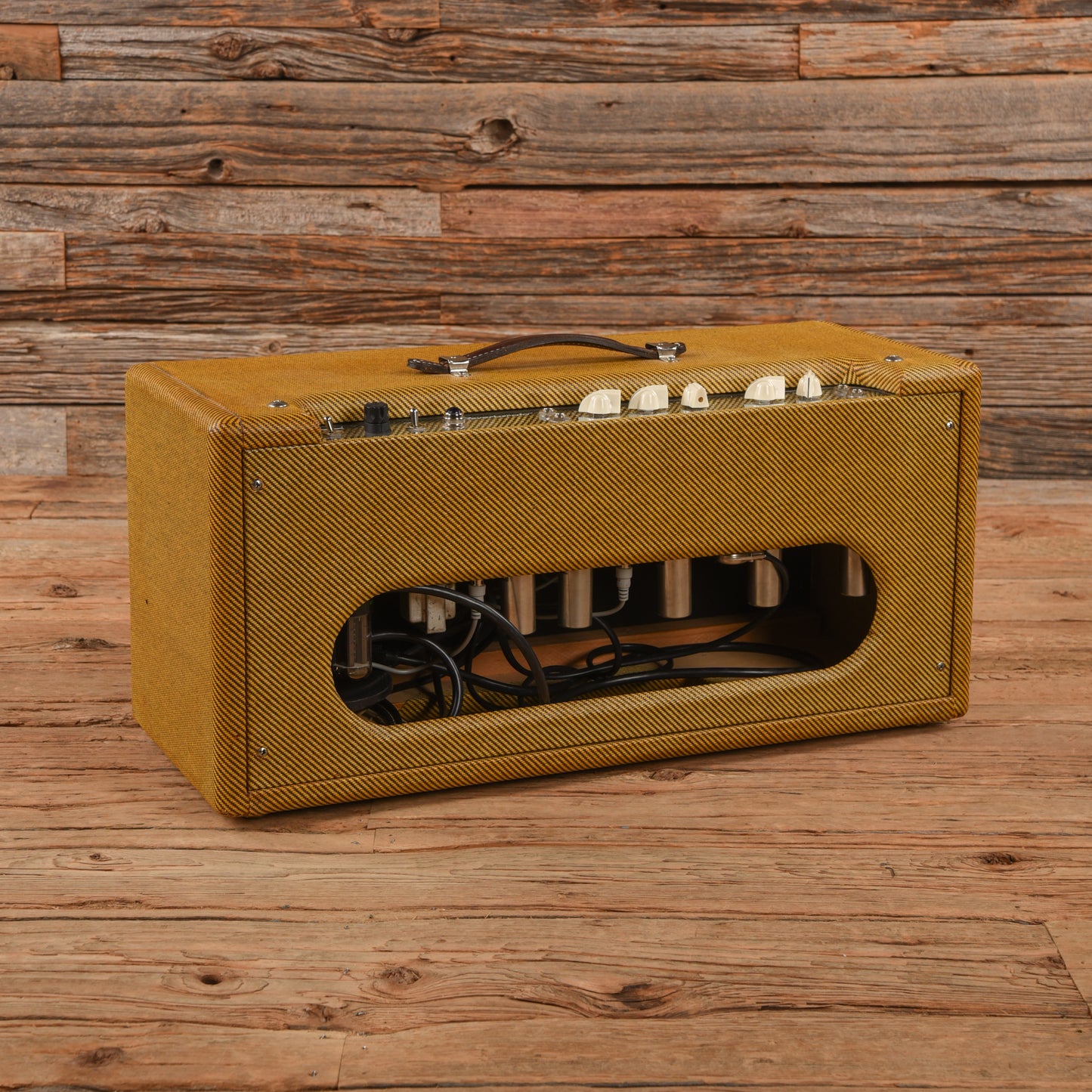Victoria Reverberato Effects and Pedals / Reverb