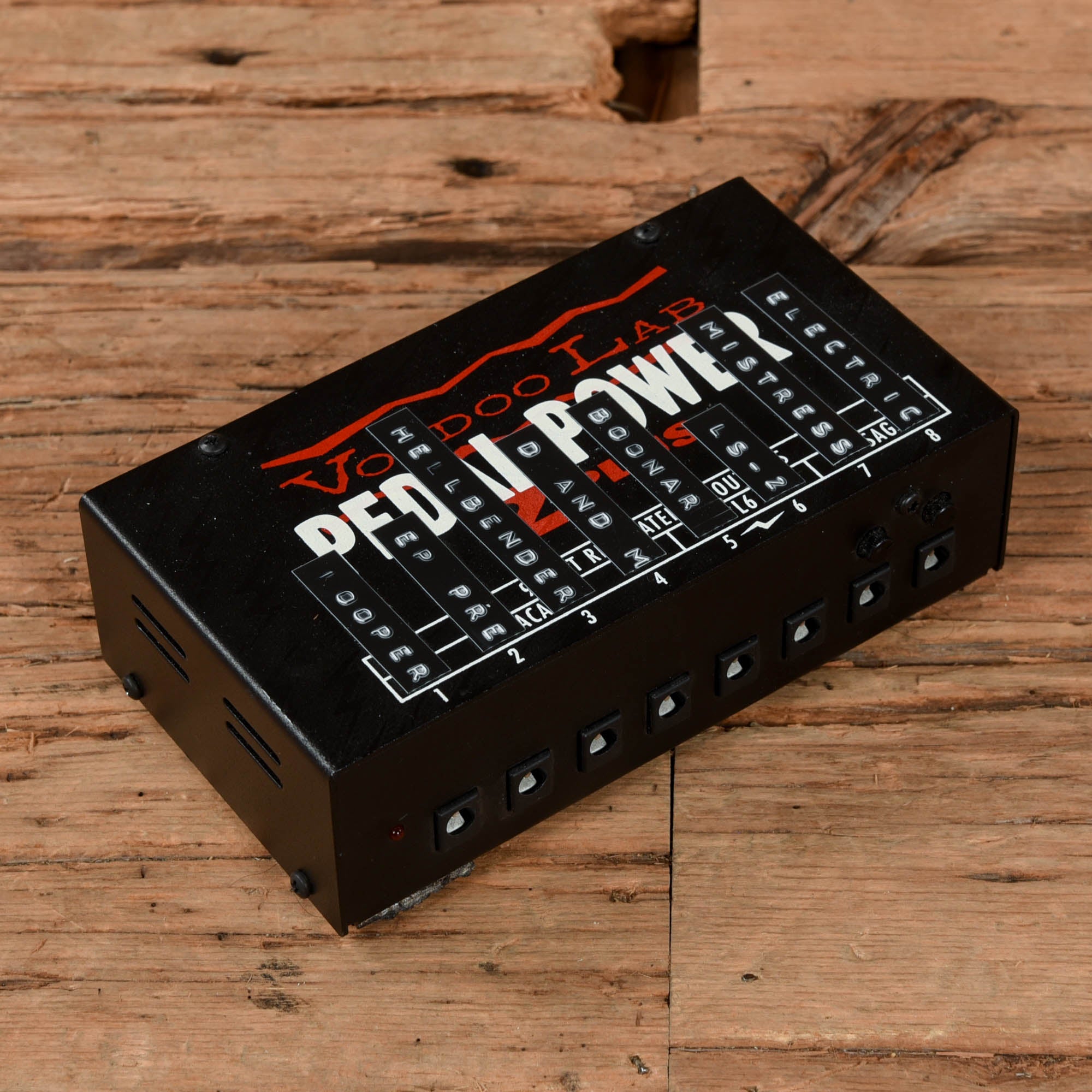 Voodoo Lab Pedal Power 2 Plus Effects and Pedals / Pedalboards and Power Supplies