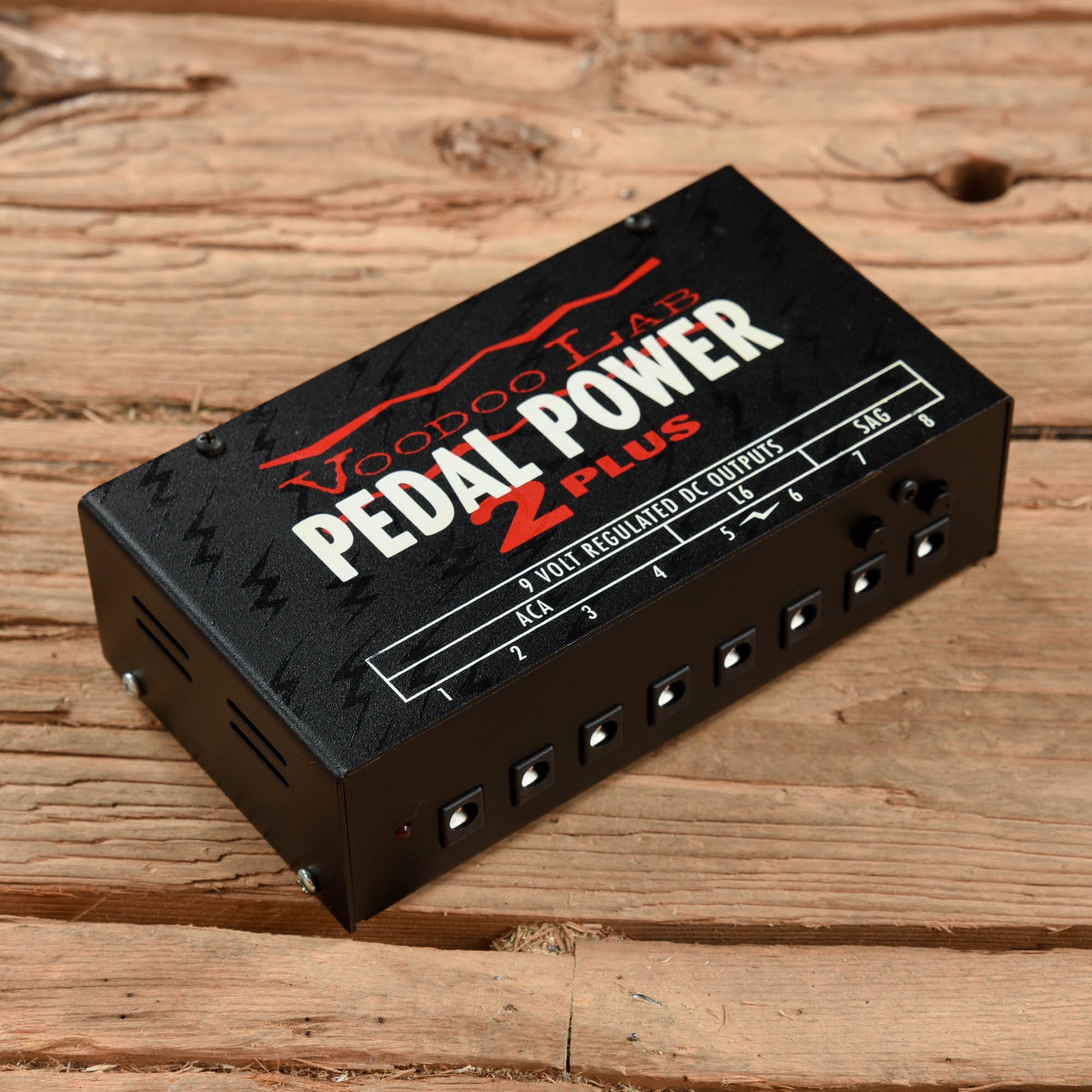 Voodoo Lab Pedal Power 2 Plus Effects and Pedals / Pedalboards and Power Supplies