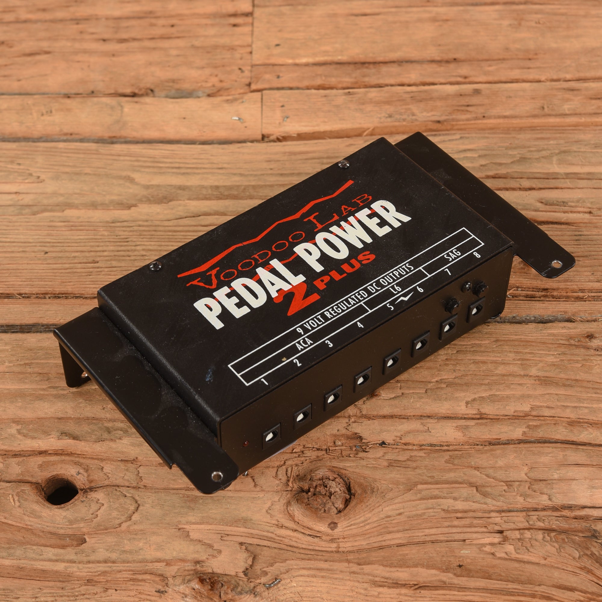 Voodoo Lab Pedal Power 2 Plus Effects and Pedals / Pedalboards and Power Supplies