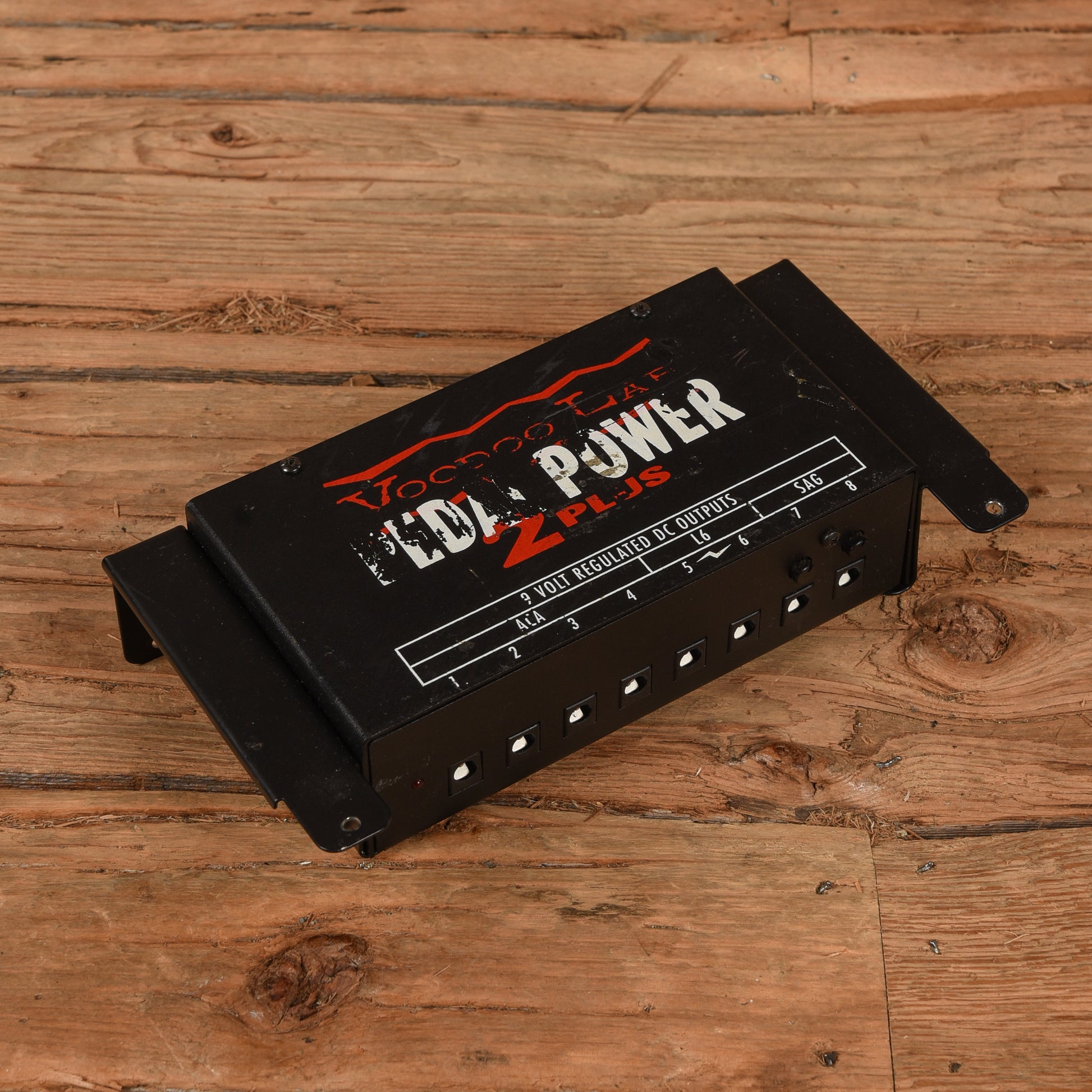 Voodoo Lab Pedal Power 2+ Effects and Pedals / Pedalboards and Power Supplies
