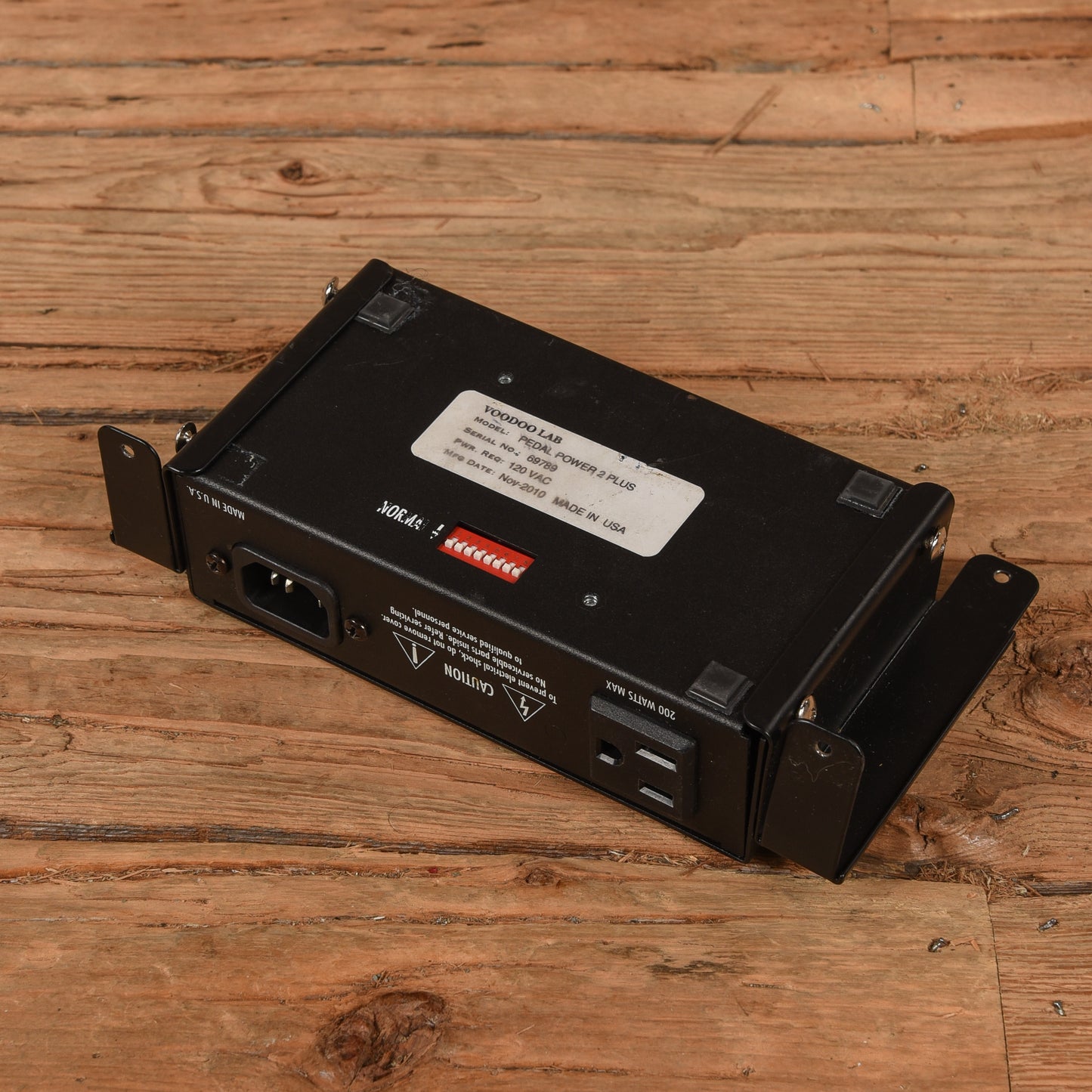 Voodoo Lab Pedal Power 2+ Effects and Pedals / Pedalboards and Power Supplies
