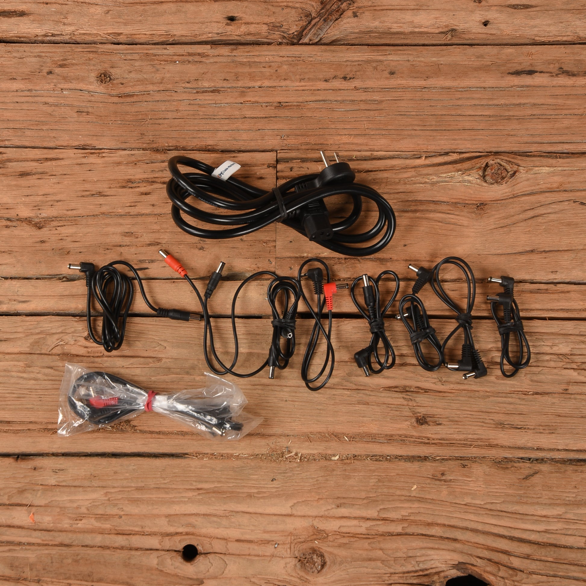 Voodoo Lab Pedal Power Iso 5 Effects and Pedals / Pedalboards and Power Supplies