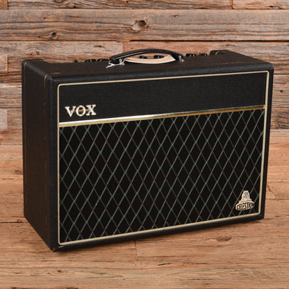 Vox Cambridge 30 Reverb Model V9310 2-Channel 30-Watt 1x10" Hybrid Guitar Combo Amplifiers
