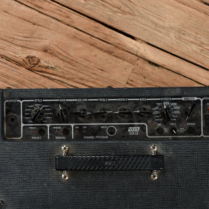 Vox DA-15 15-Watt Modeling Guitar Combo Amp Amps / Guitar Cabinets