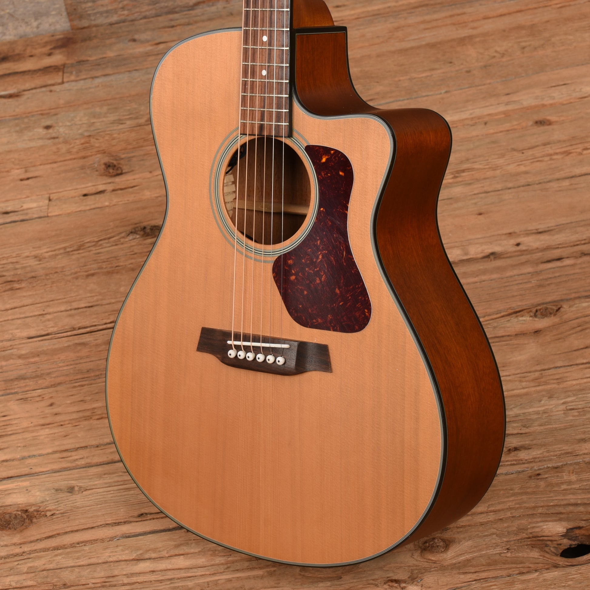 Walden G570CE Natural Acoustic Guitars / Built-in Electronics