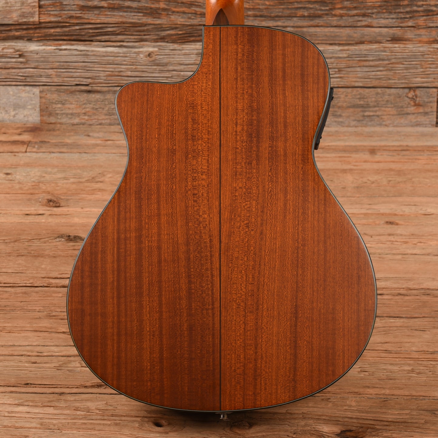 Walden G570CE Natural Acoustic Guitars / Built-in Electronics