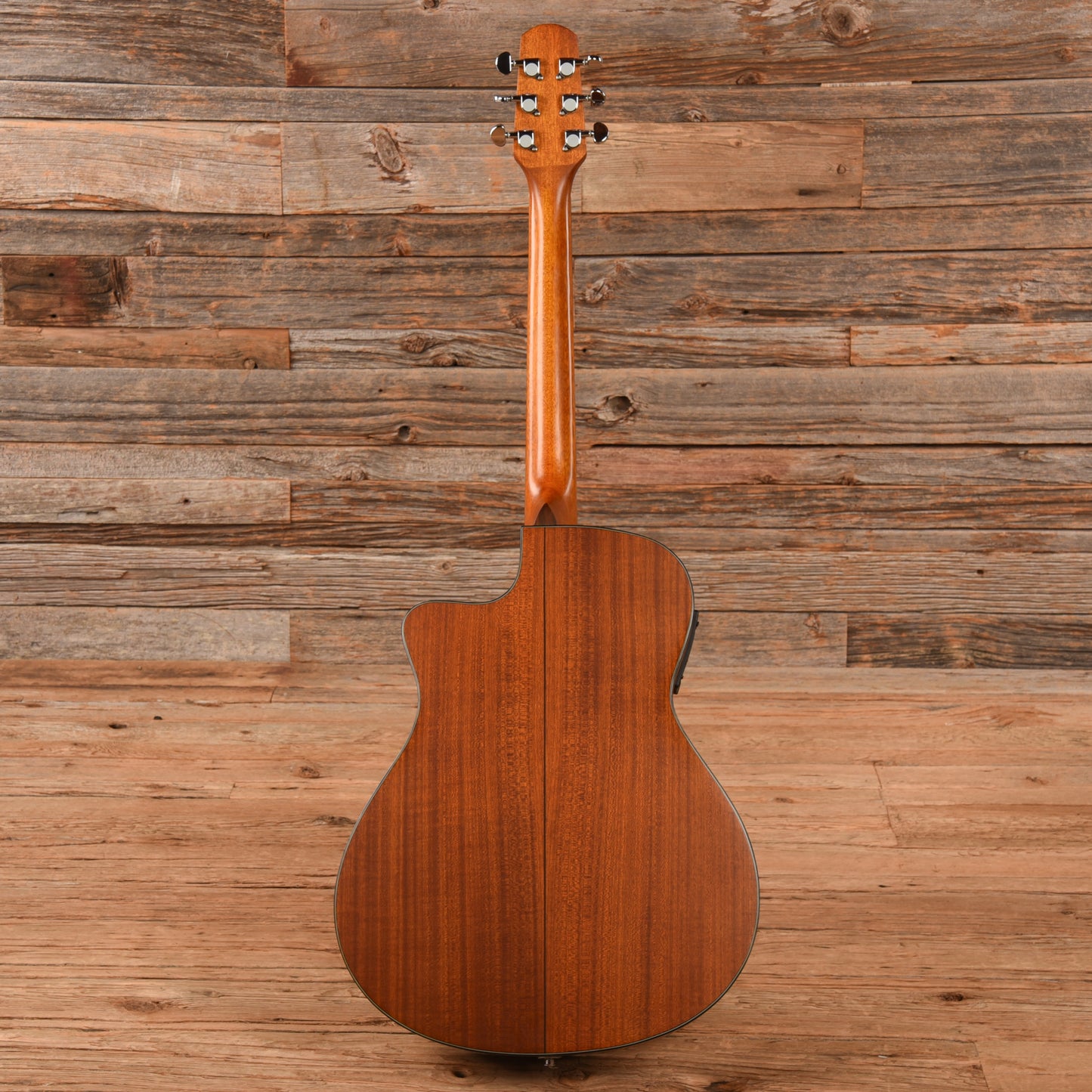 Walden G570CE Natural Acoustic Guitars / Built-in Electronics