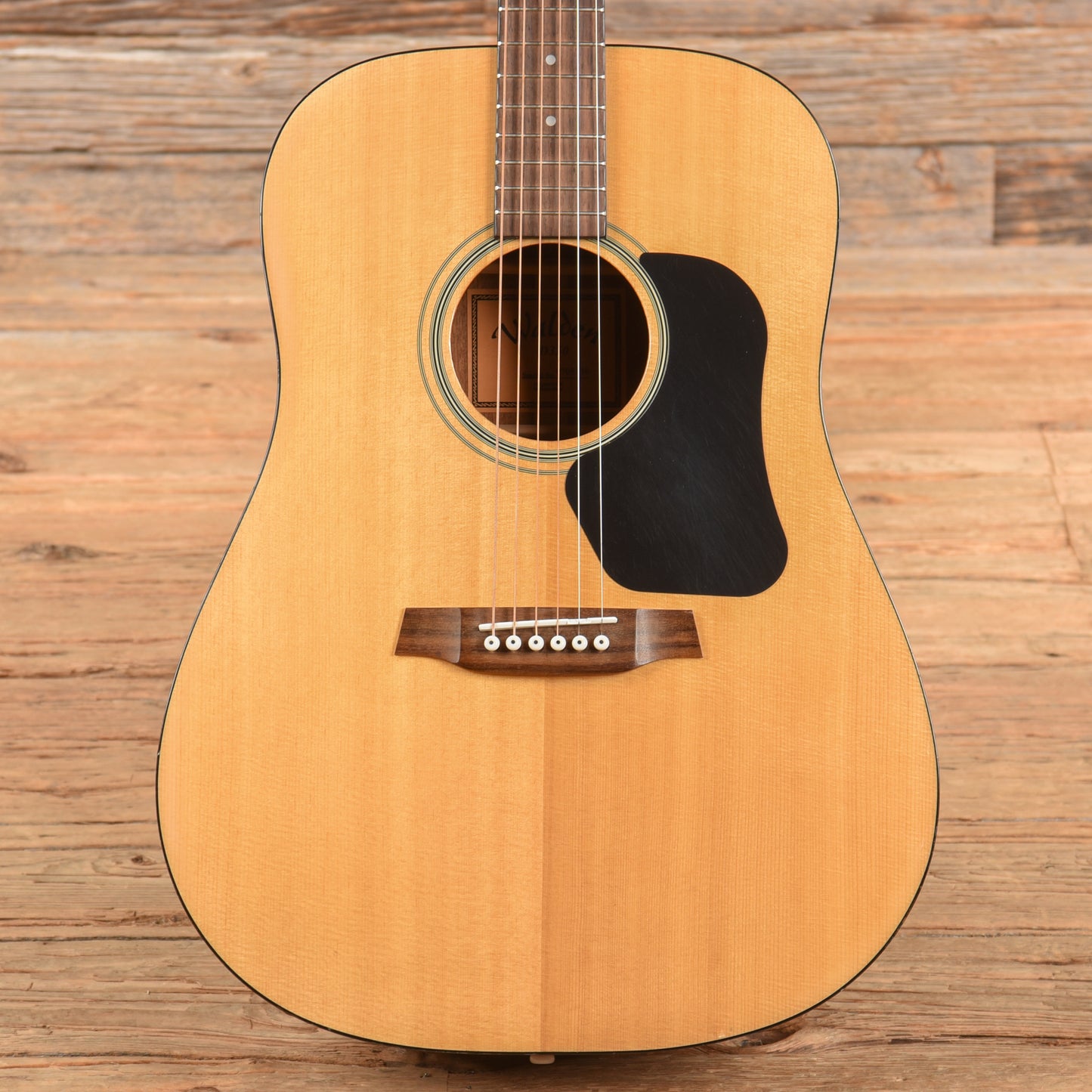 Walden D350 Natural Acoustic Guitars / Dreadnought