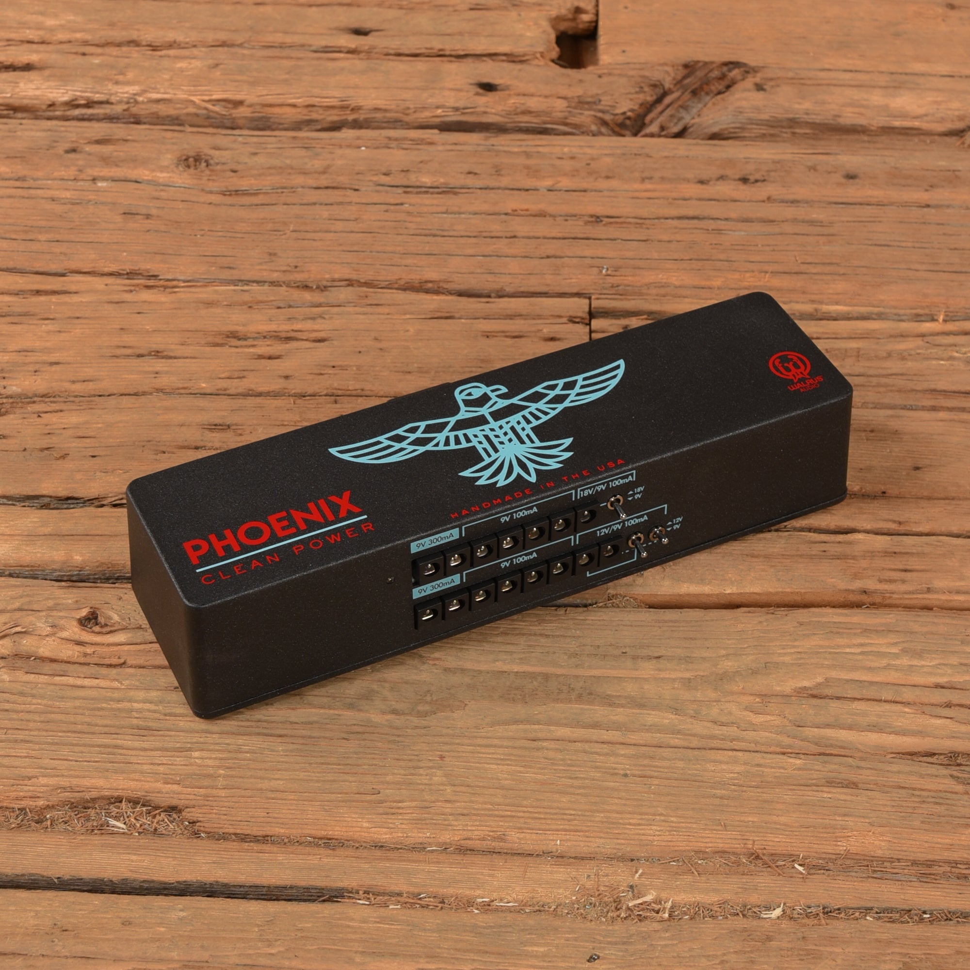 Walrus Phoenix Effects and Pedals / Pedalboards and Power Supplies