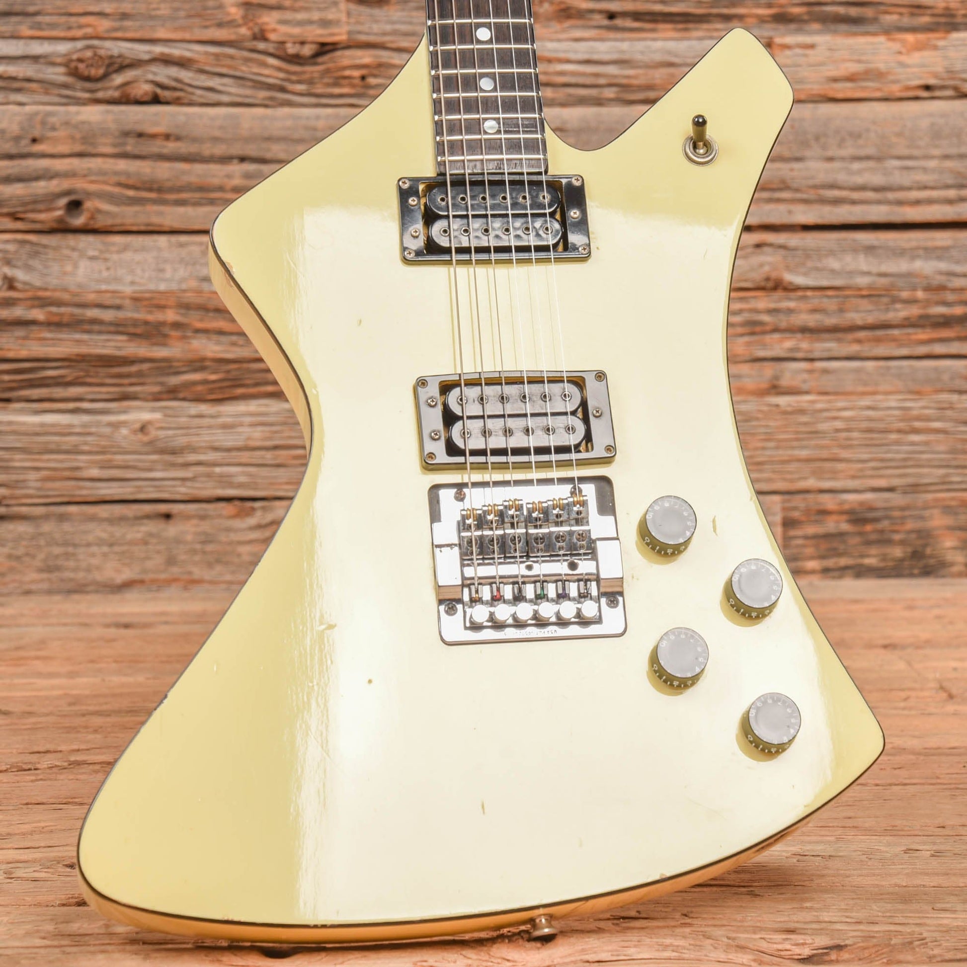 Washburn A-10 White 1980 Electric Guitars / Solid Body