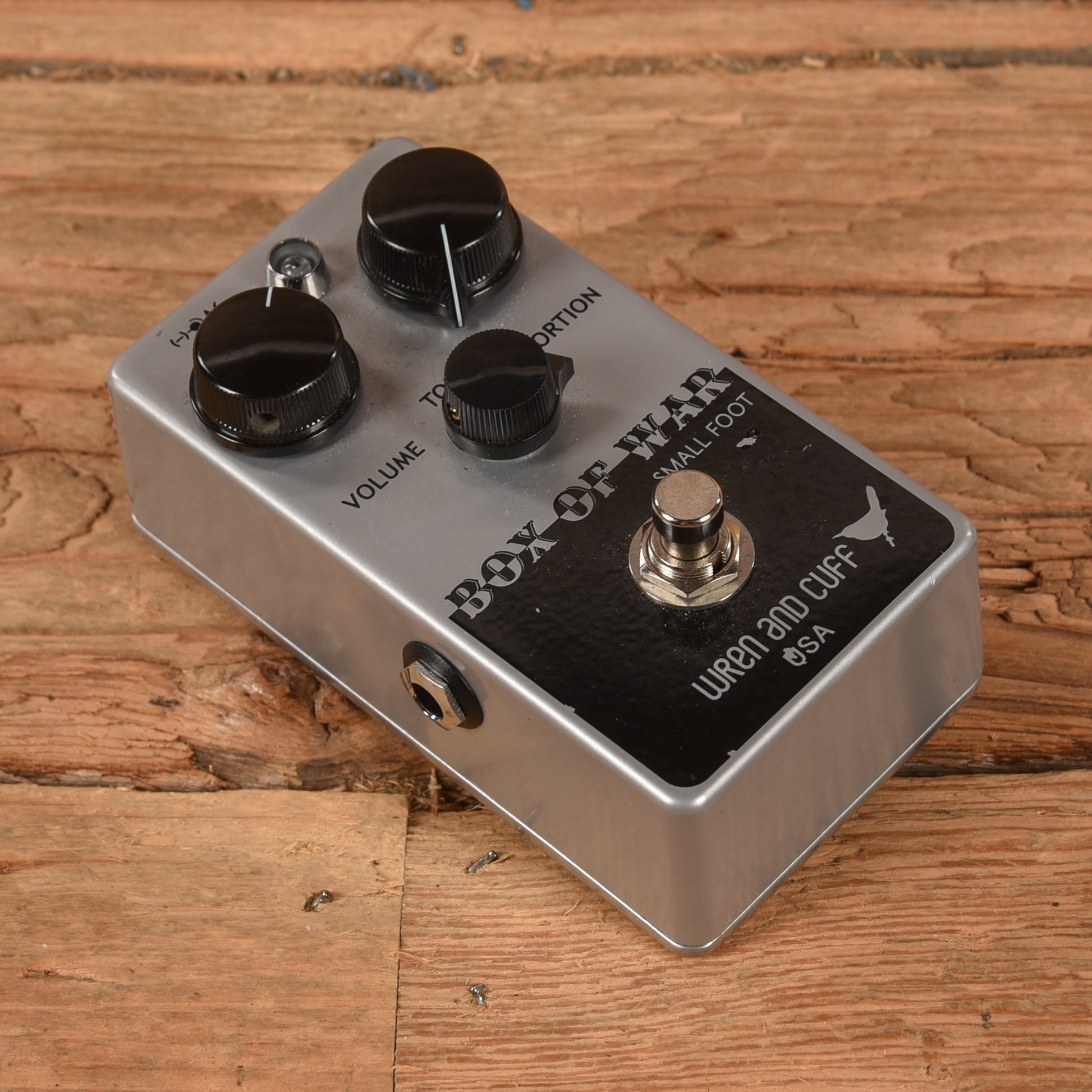 Wren and Cuff Box of War Effects and Pedals / Fuzz