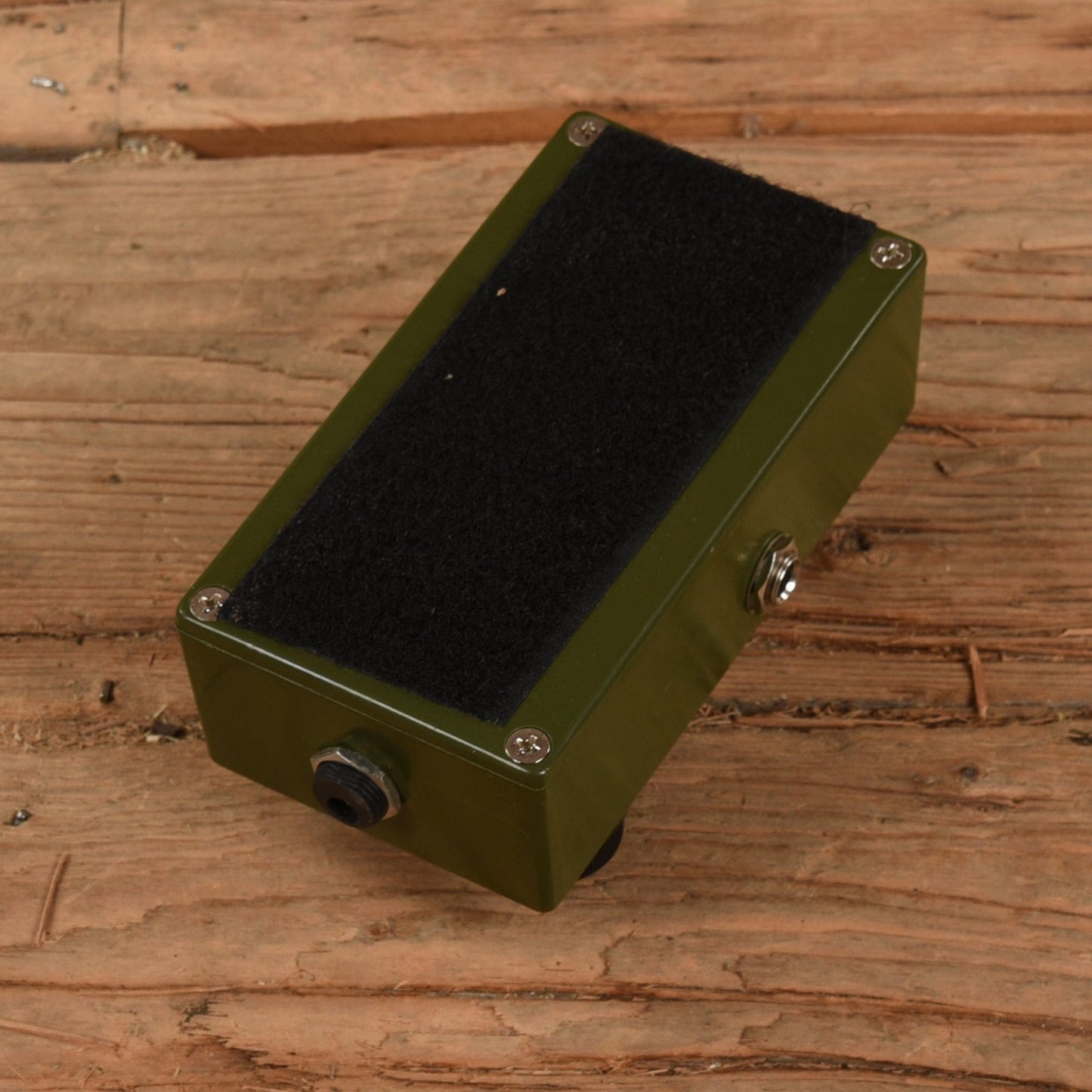 Wren and Cuff Tall Font Russian Fuzz Effects and Pedals / Fuzz