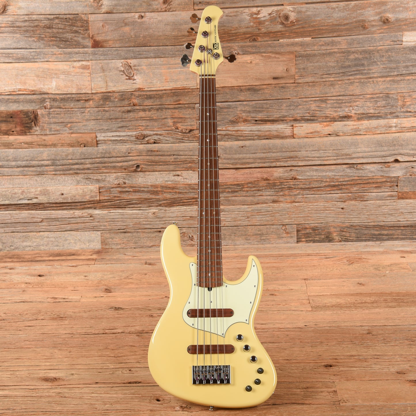 Xotic XJ Pro White Bass Guitars / 5-String or More
