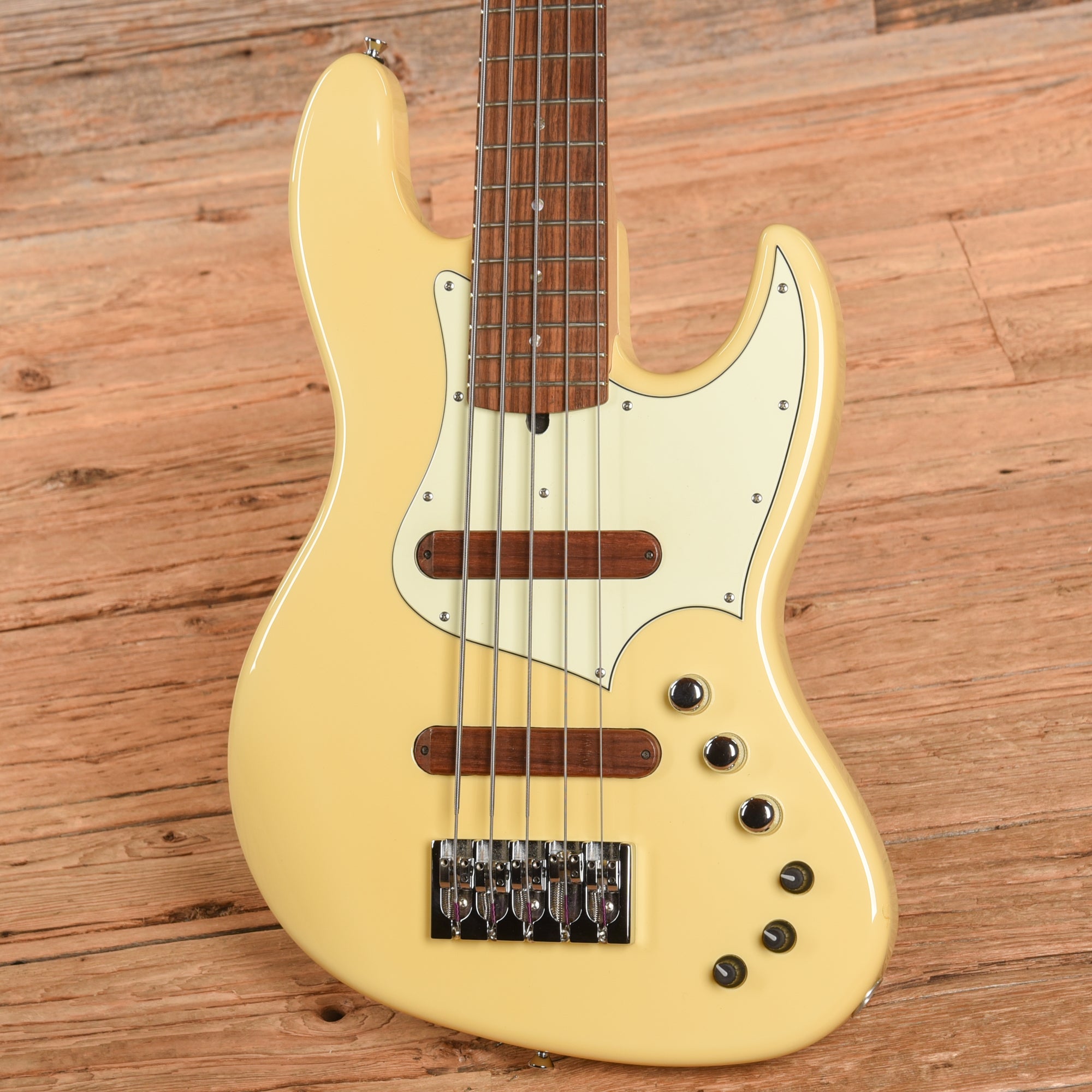 Xotic XJ Pro White Bass Guitars / 5-String or More