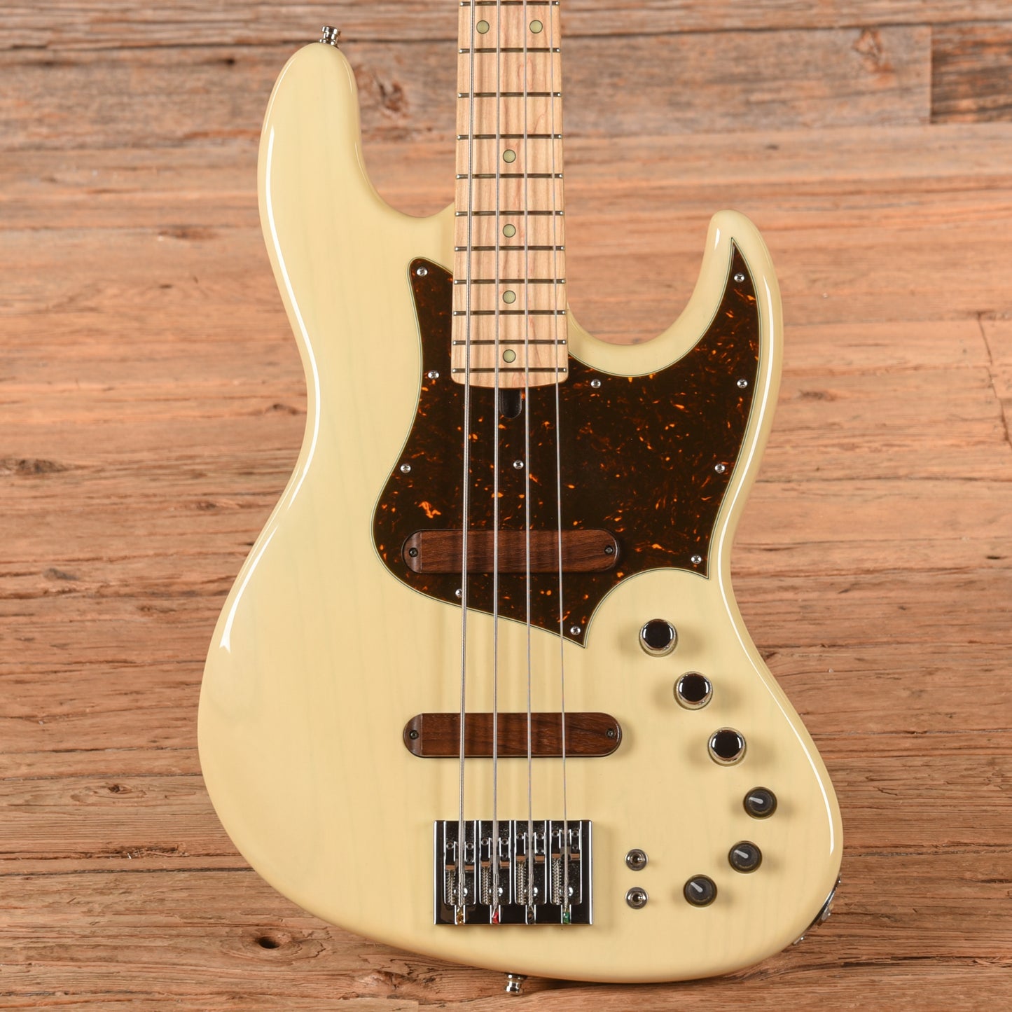 Xotic XJ-1T White 2015 Bass Guitars