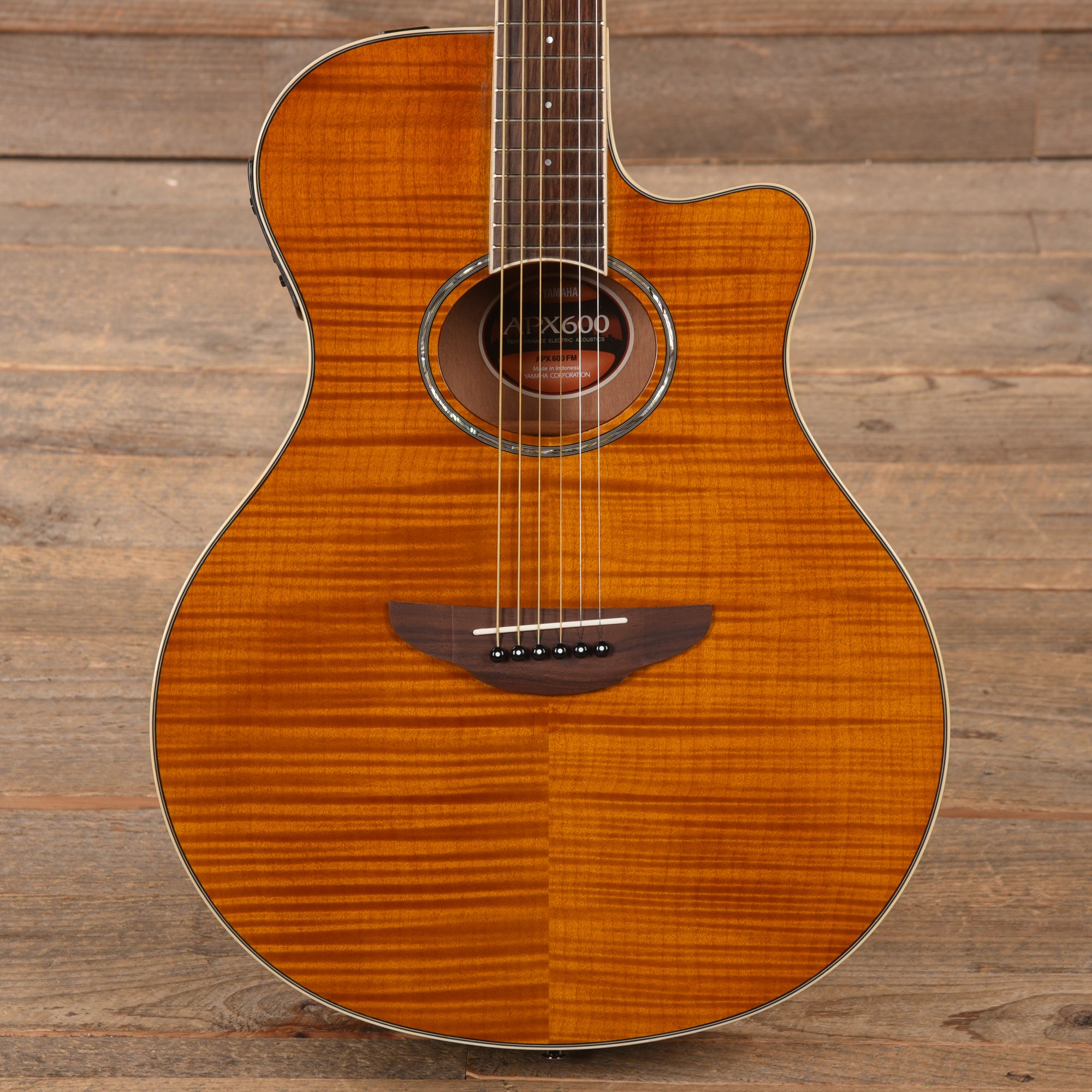 Yamaha APX600FM Flame Maple Amber Acoustic-Electric Guitar Acoustic Guitars / Built-in Electronics